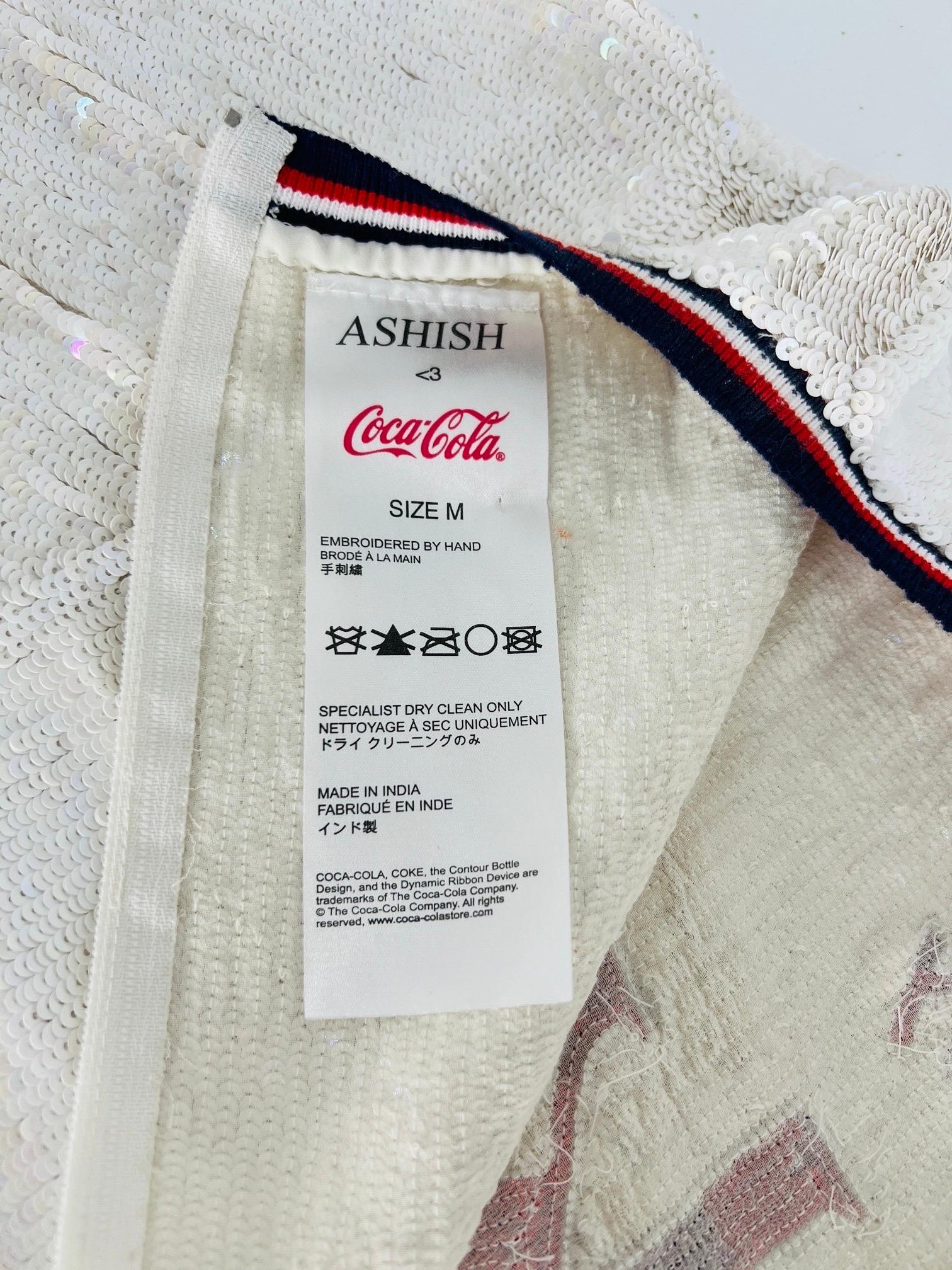 Chemise à manches courtes ASHISH blanche et rouge COCA COLA SEQUIN M en vente 2