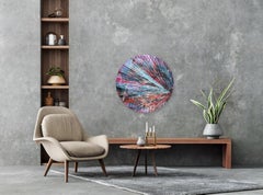 Phoenix Rising - Œuvre d'art abstraite ronde, colorée, aux tons froids, réalisée en techniques mixtes sur bois