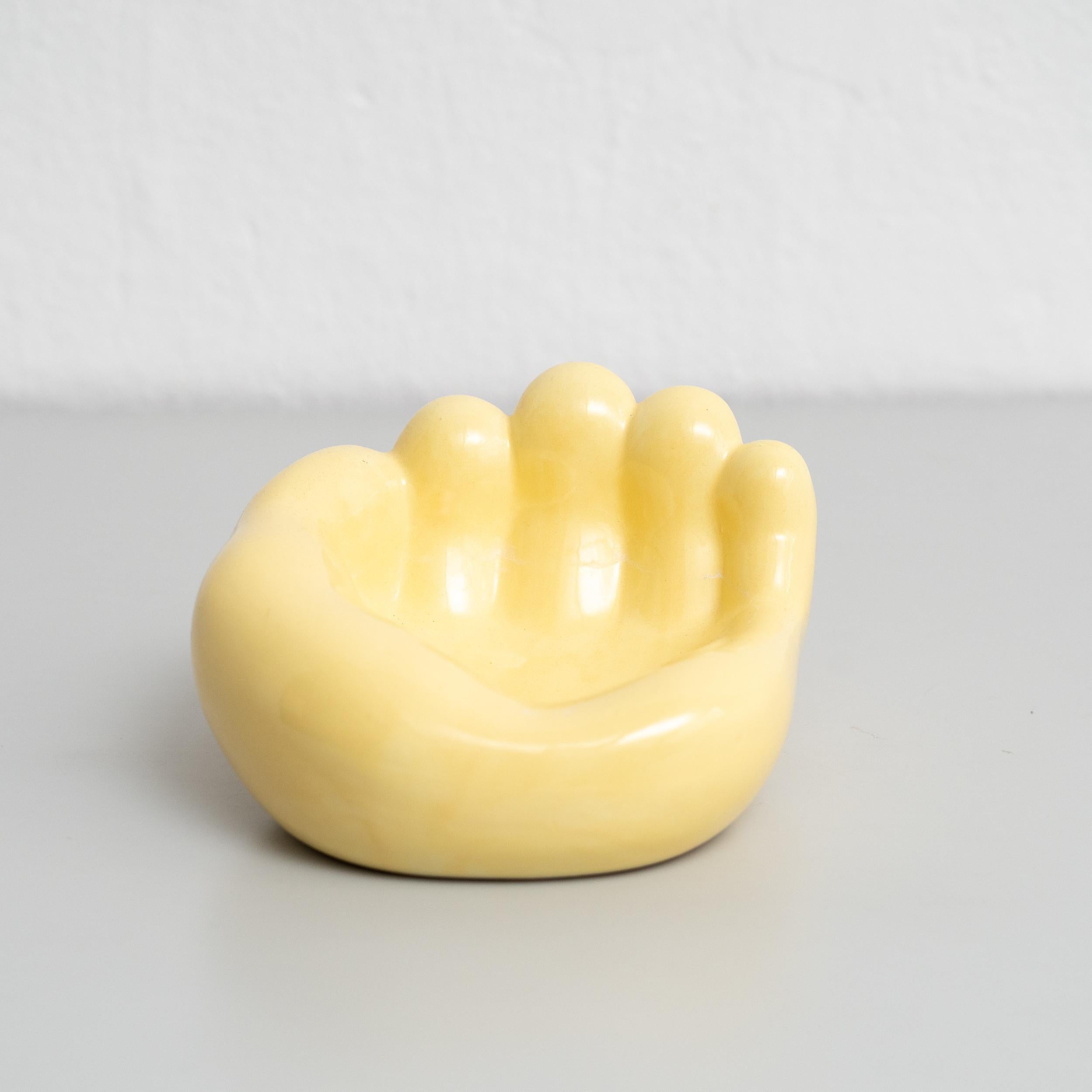 Mid-Century Modern Cendrier d'après Georges Jouve Céramique jaune, vers 1950
