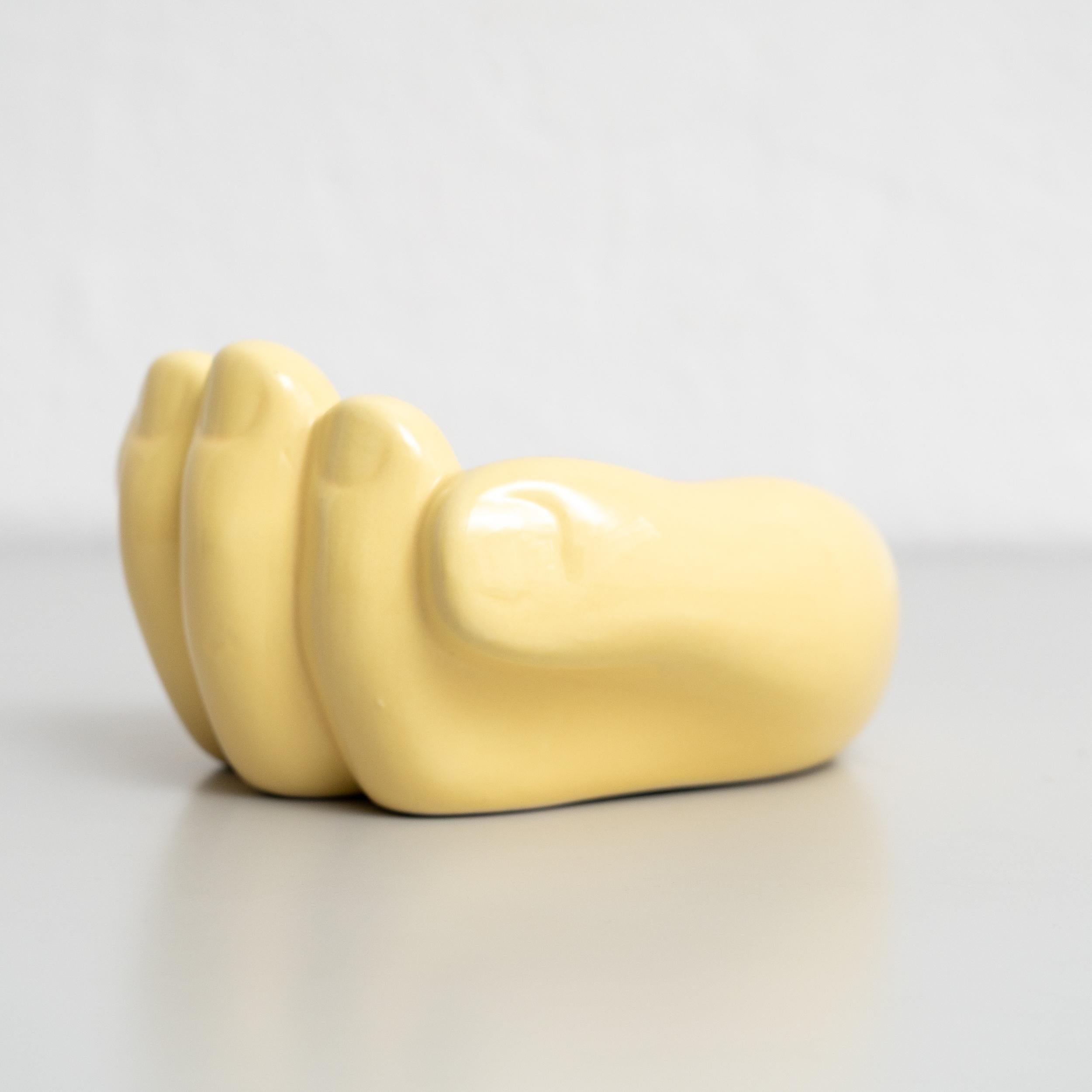 Milieu du XXe siècle Cendrier d'après Georges Jouve Céramique jaune, vers 1950