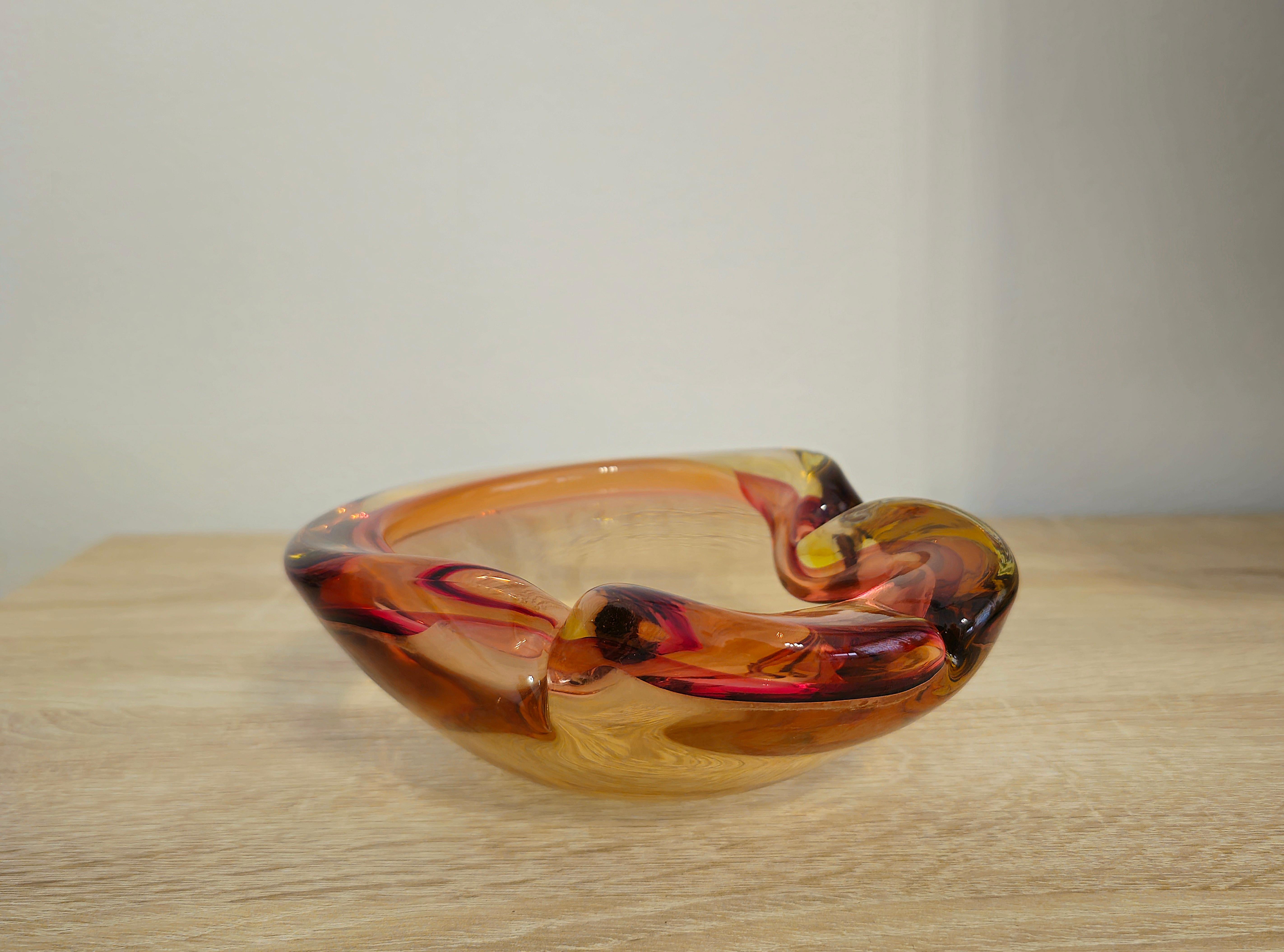 20th Century Ashtray Bowl Murano Glass Sommerso Attributed to Seguso Midcentury Italy 1960s For Sale