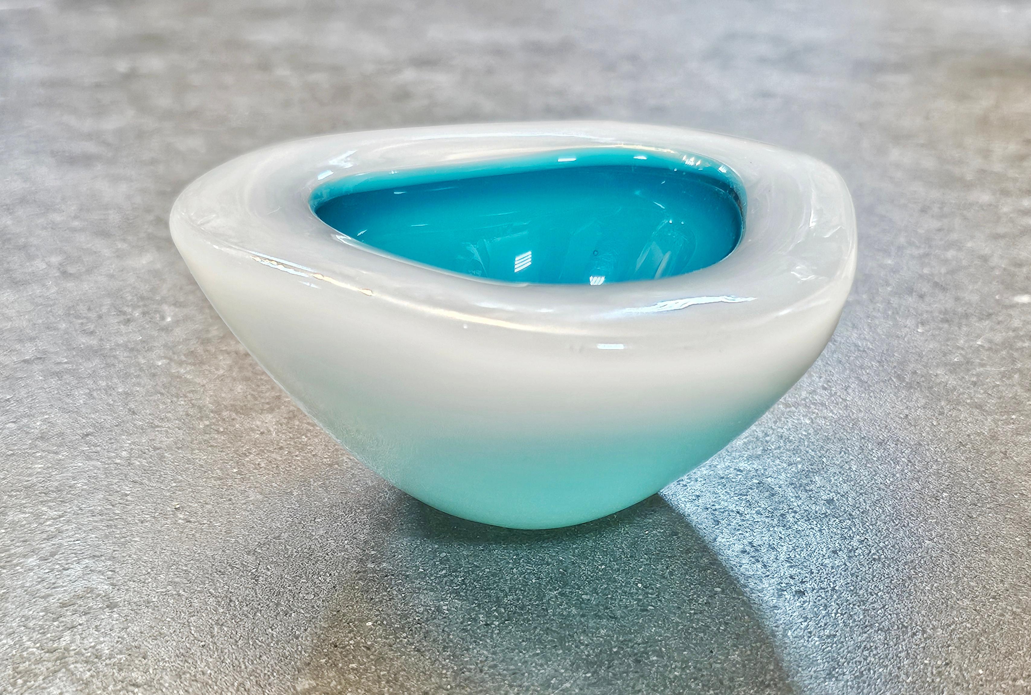 Italian Ashtray by Archimede Seguso in Opaline and Turquoise Murano Glass, Italy 1950s For Sale