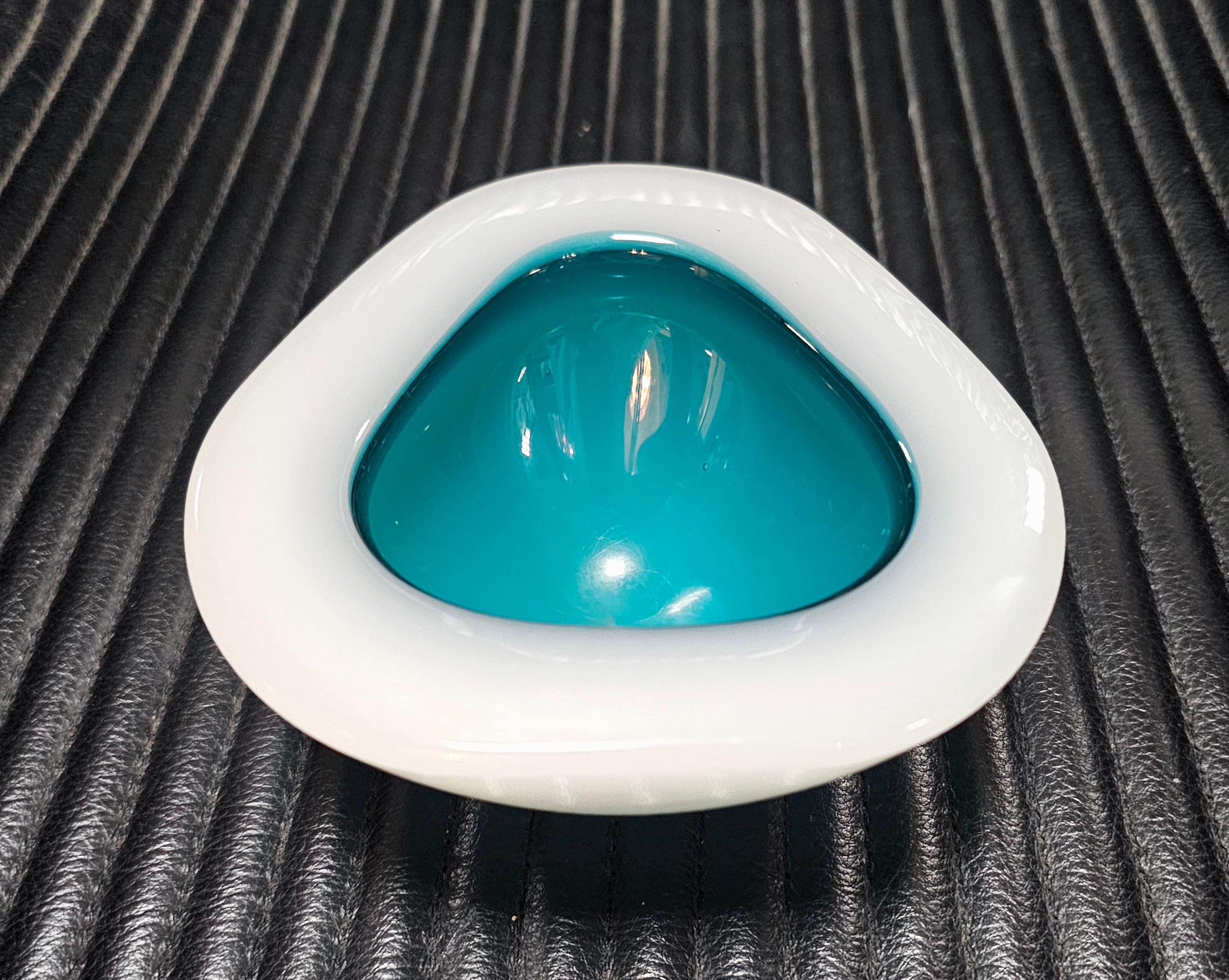 Ashtray by Archimede Seguso in Opaline and Turquoise Murano Glass, Italy 1950s For Sale 2