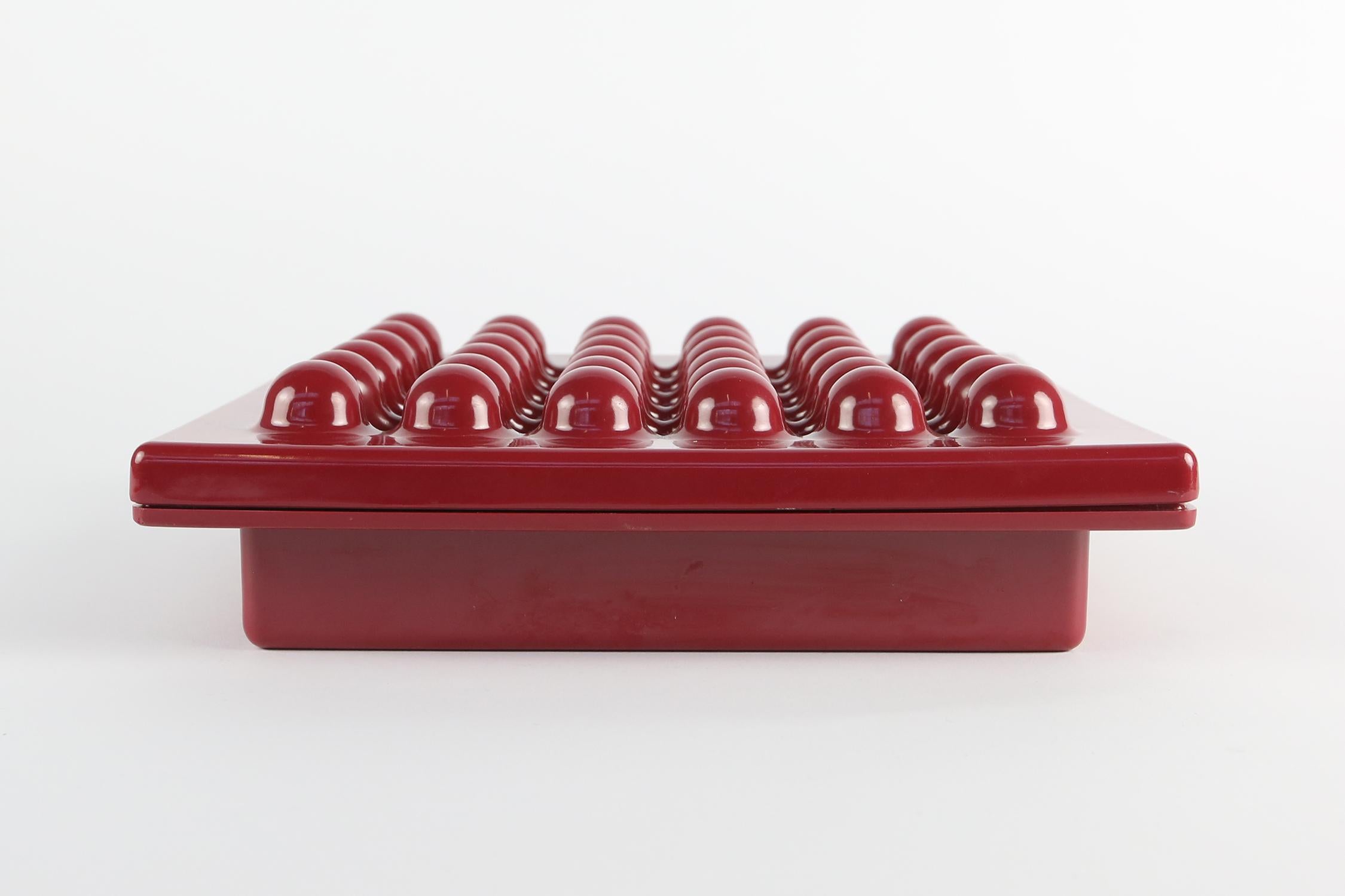 Large wine red ashtray, Ettore Sottsass for Olivetti Synthesis, Sistema 45 series, 1972 iconic object from the revolutionary Synthesis 45 office furniture system, presented by Olivetti in 1973 and designed by Ettore Sottsass.