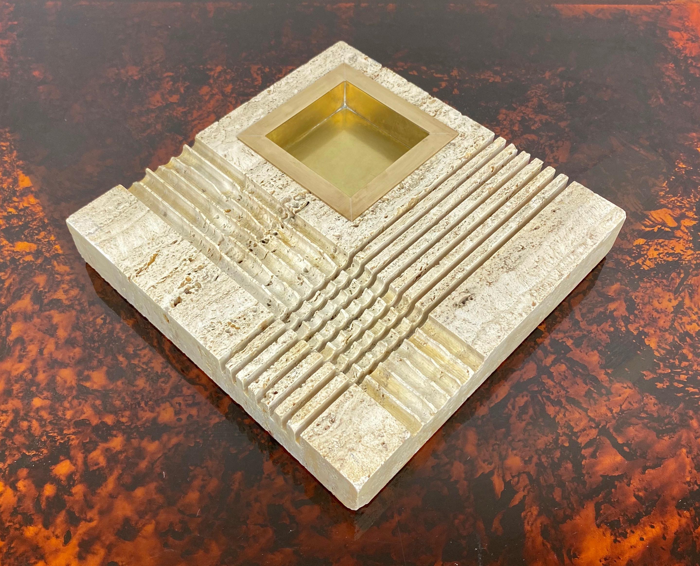 Ashtray Cigarette Holder in Travertine and Brass, Fratelli Mannelli Italy 1970s In Good Condition In Rome, IT