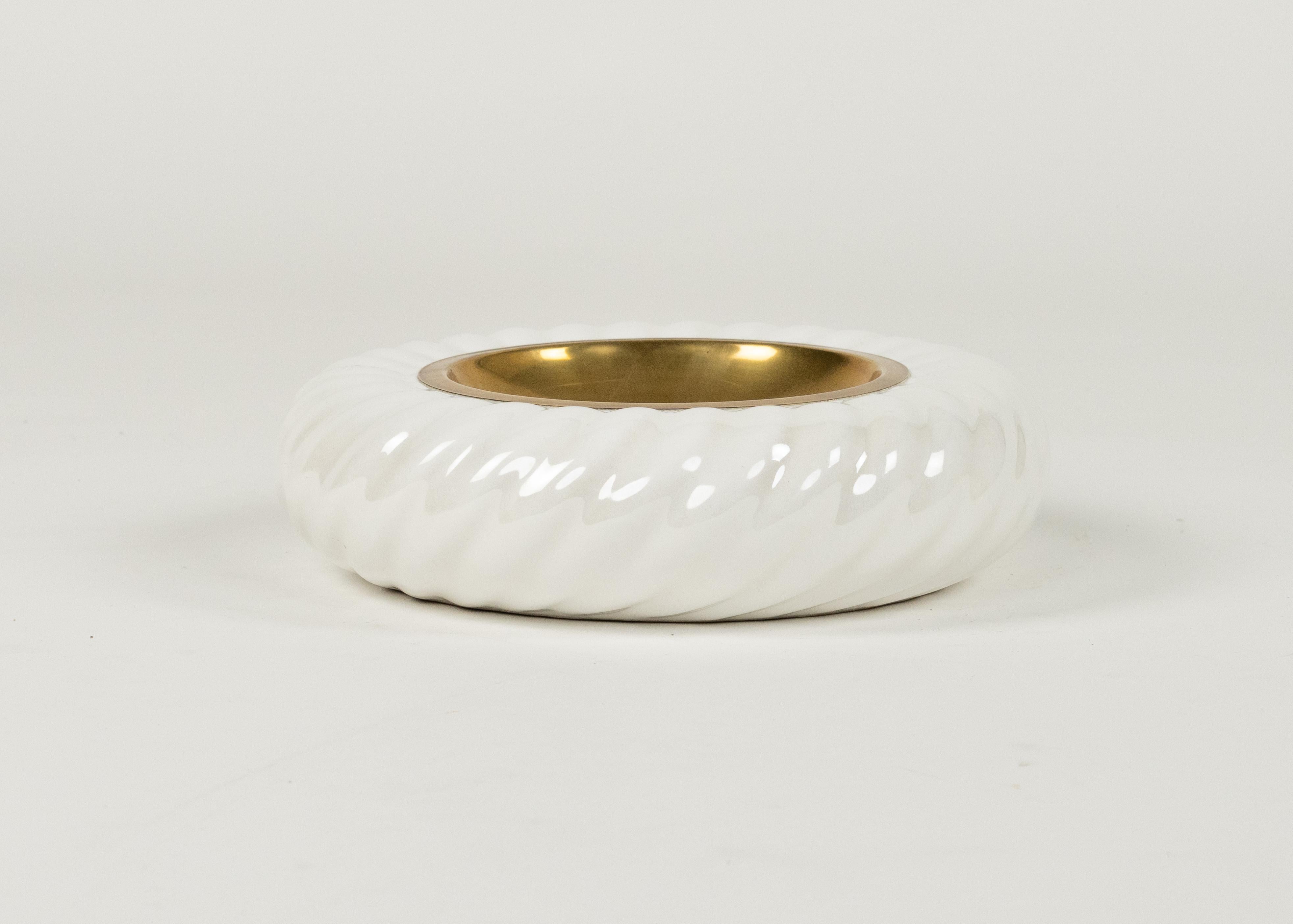 Aschenbecher aus Keramik und Messing von Tommaso Barbi für B ceramiche, Italien 1970er Jahre im Angebot 1