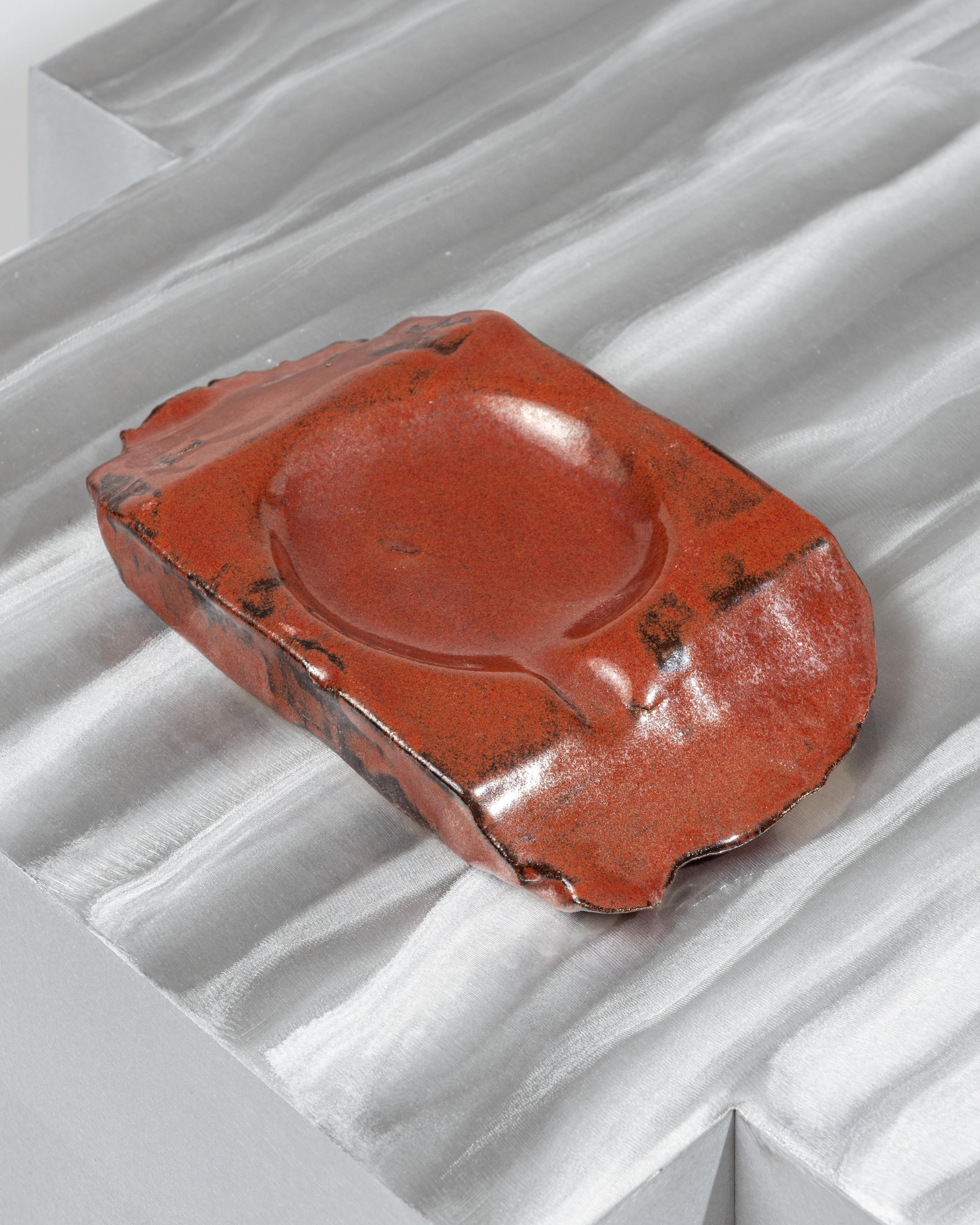 Ashtray in red glazed stoneware In New Condition For Sale In PARIS, FR