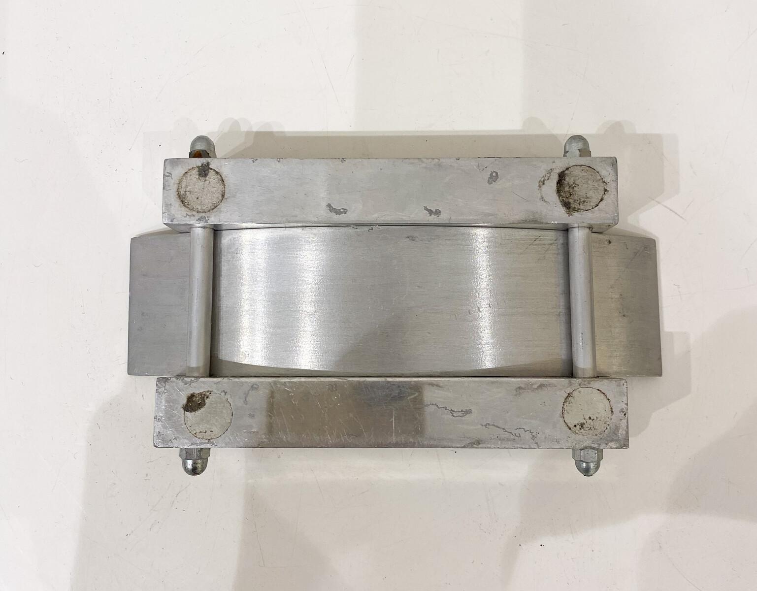 Aschenbecher aus Edelstahl und sandgestrahltem Aluminium von Pol Quadens 1989, Belgien (Sandgestrahlt) im Angebot