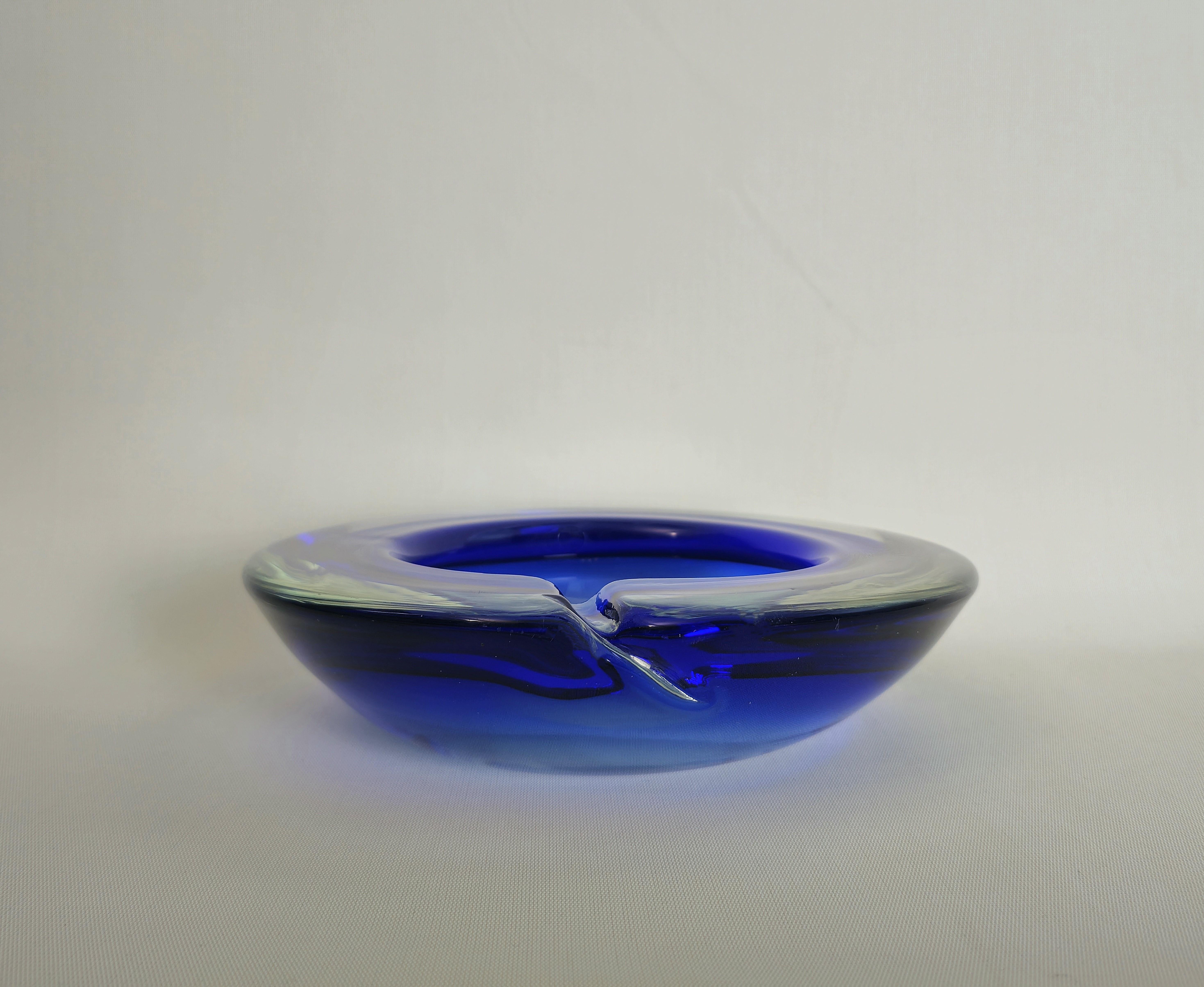 Ashtray Murano Glass Blue Transparent Midcentury Modern Italian Design 1960s For Sale 4