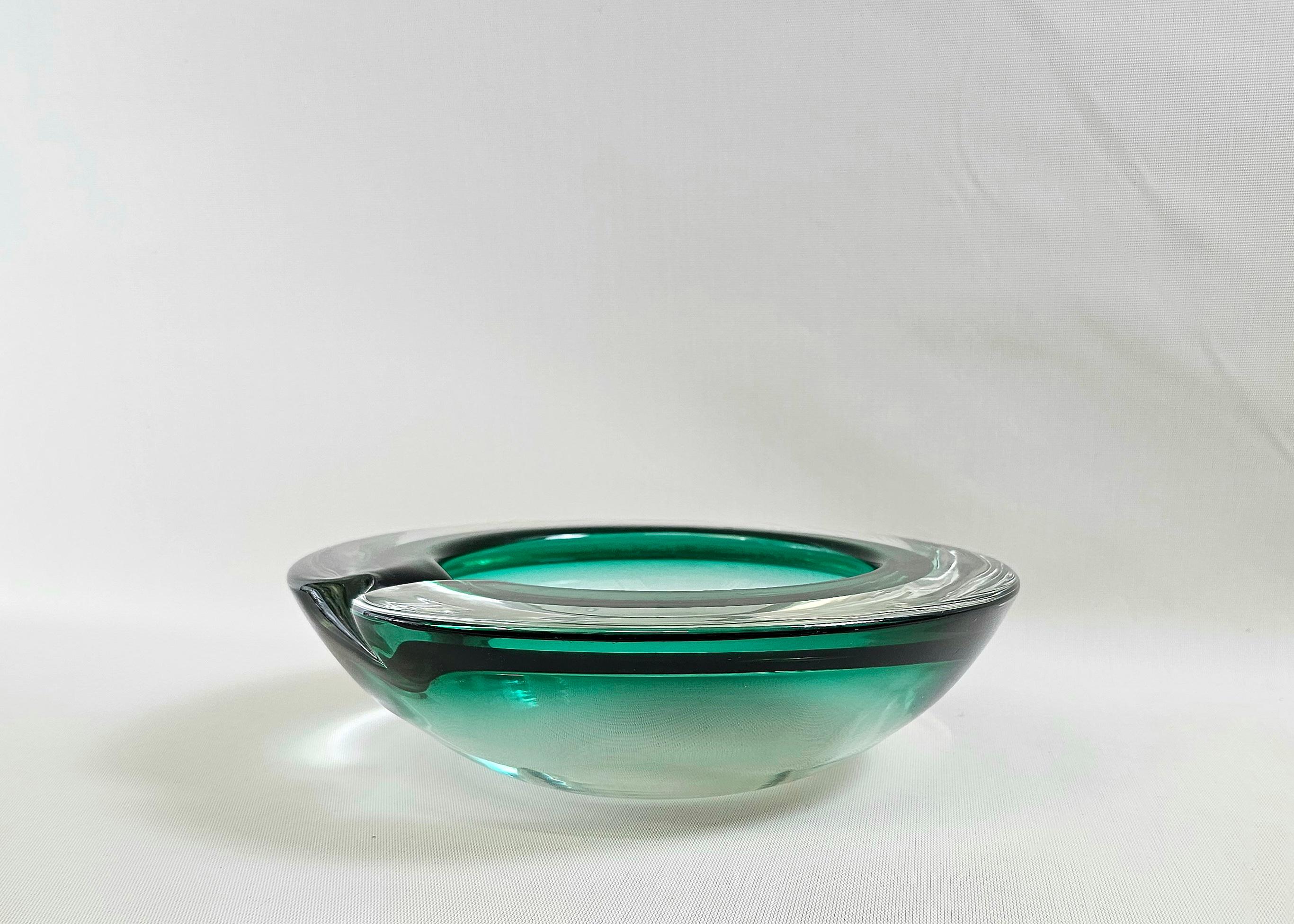 Ashtray Murano Glass Green Transparent  Midcentury Modern Italian Design 1960s For Sale 3