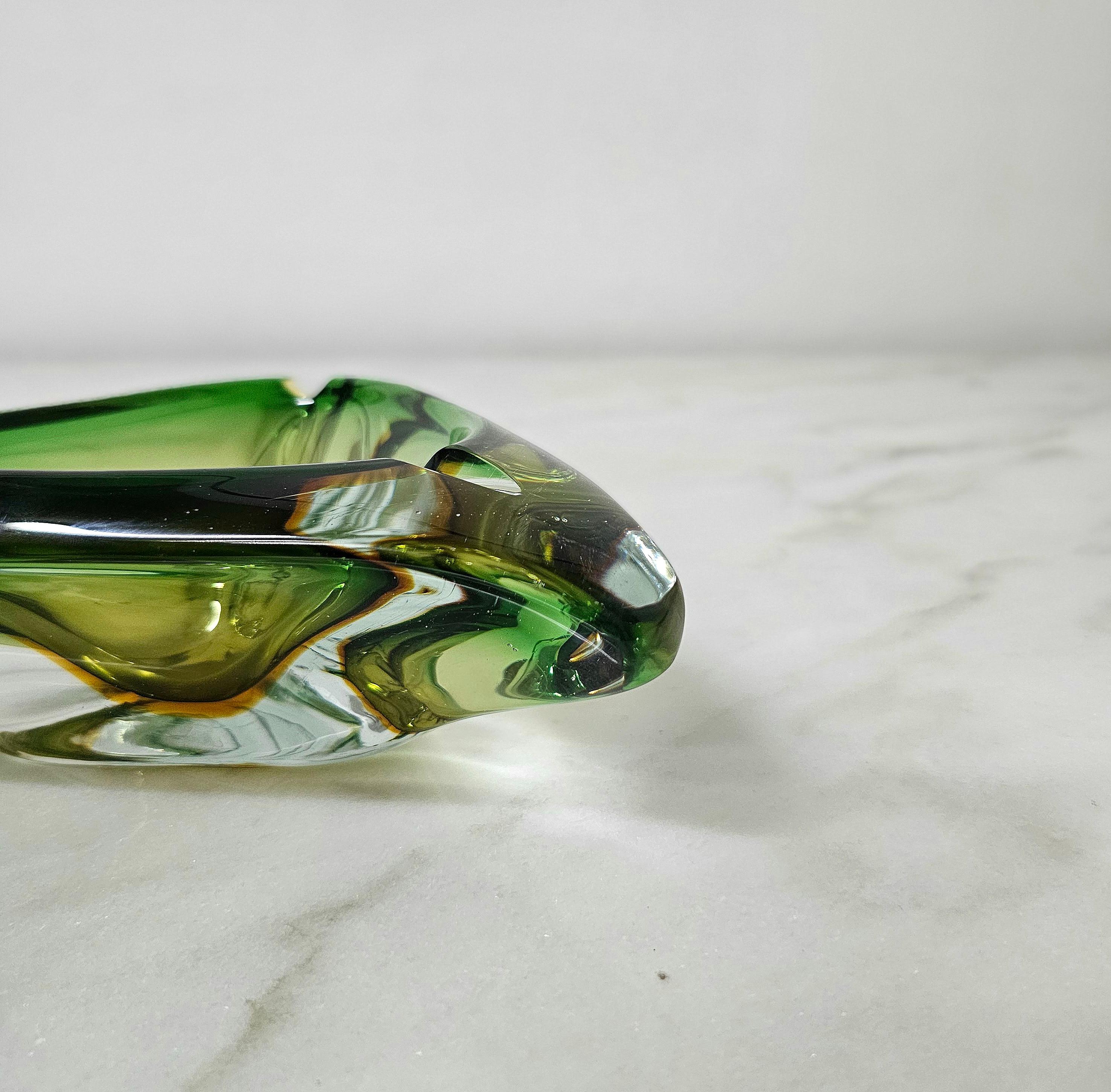 Mid-Century Modern Cendrier Murano Glass Sommerso Transparent Vert Midcentury Italian Design 1970s en vente