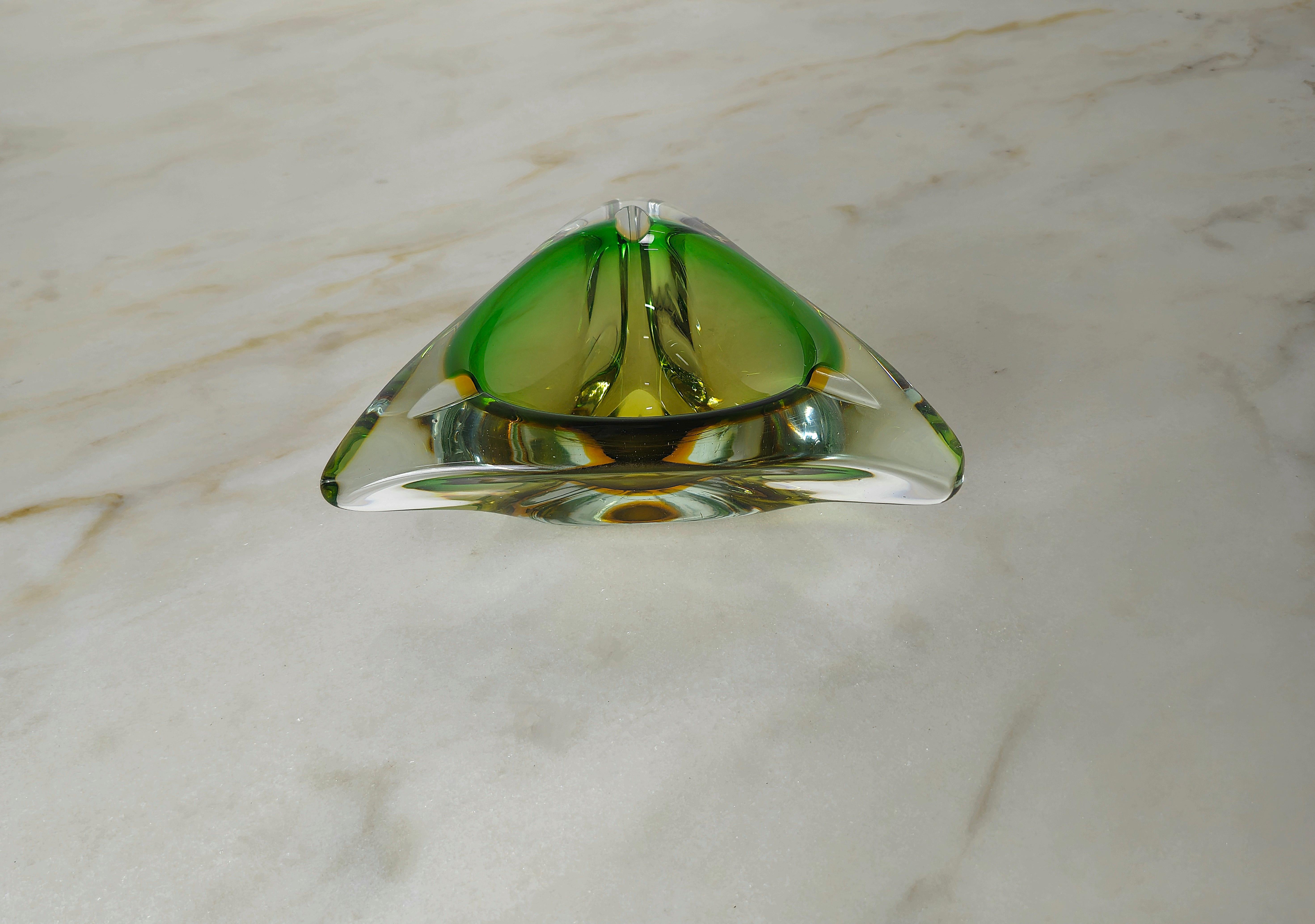 Aschenbecher Murano Glass Sommerso Transparent Grün Midcentury Italian Design 1970s im Zustand „Gut“ im Angebot in Palermo, IT