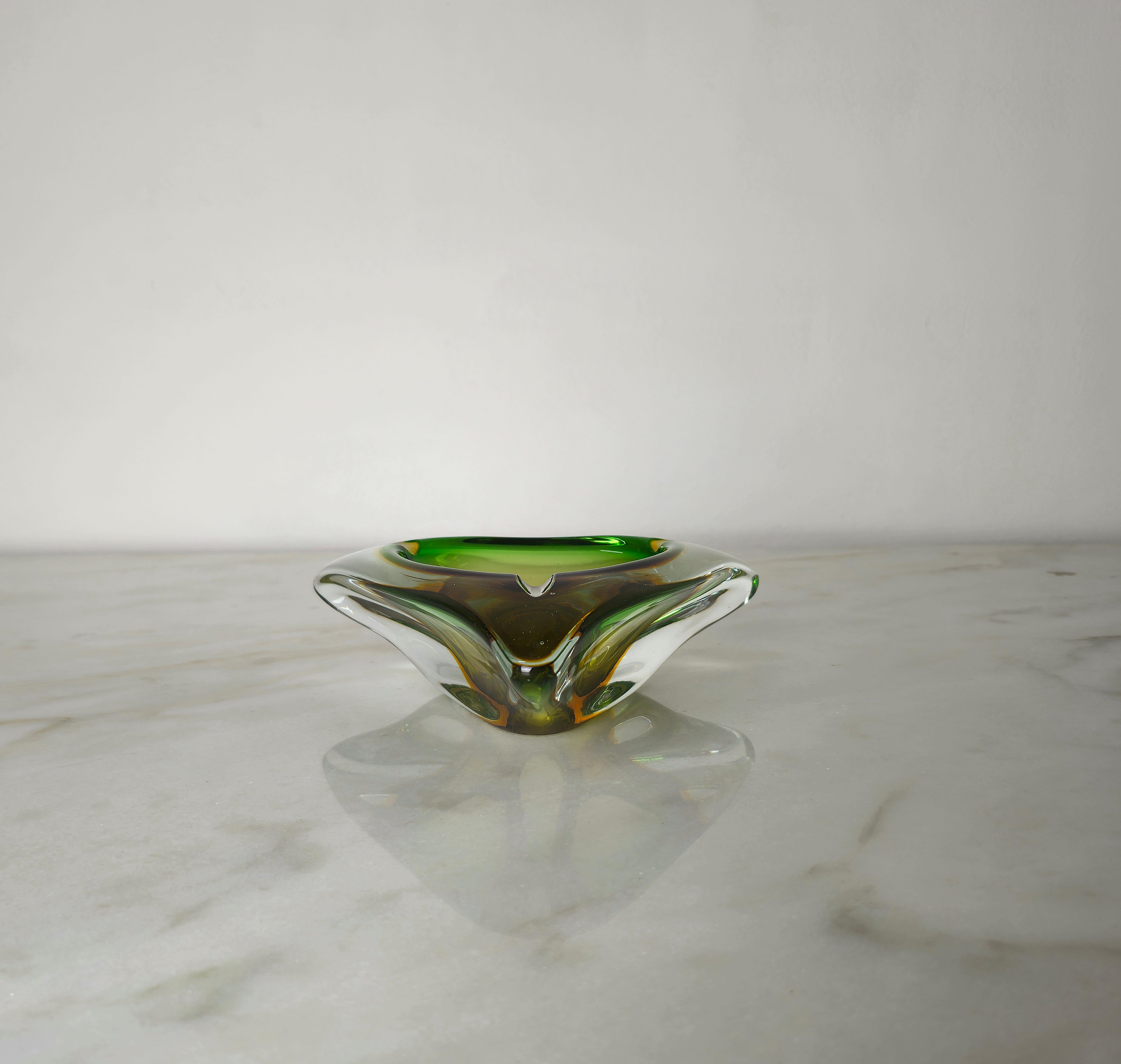 20ième siècle Cendrier Murano Glass Sommerso Transparent Vert Midcentury Italian Design 1970s en vente
