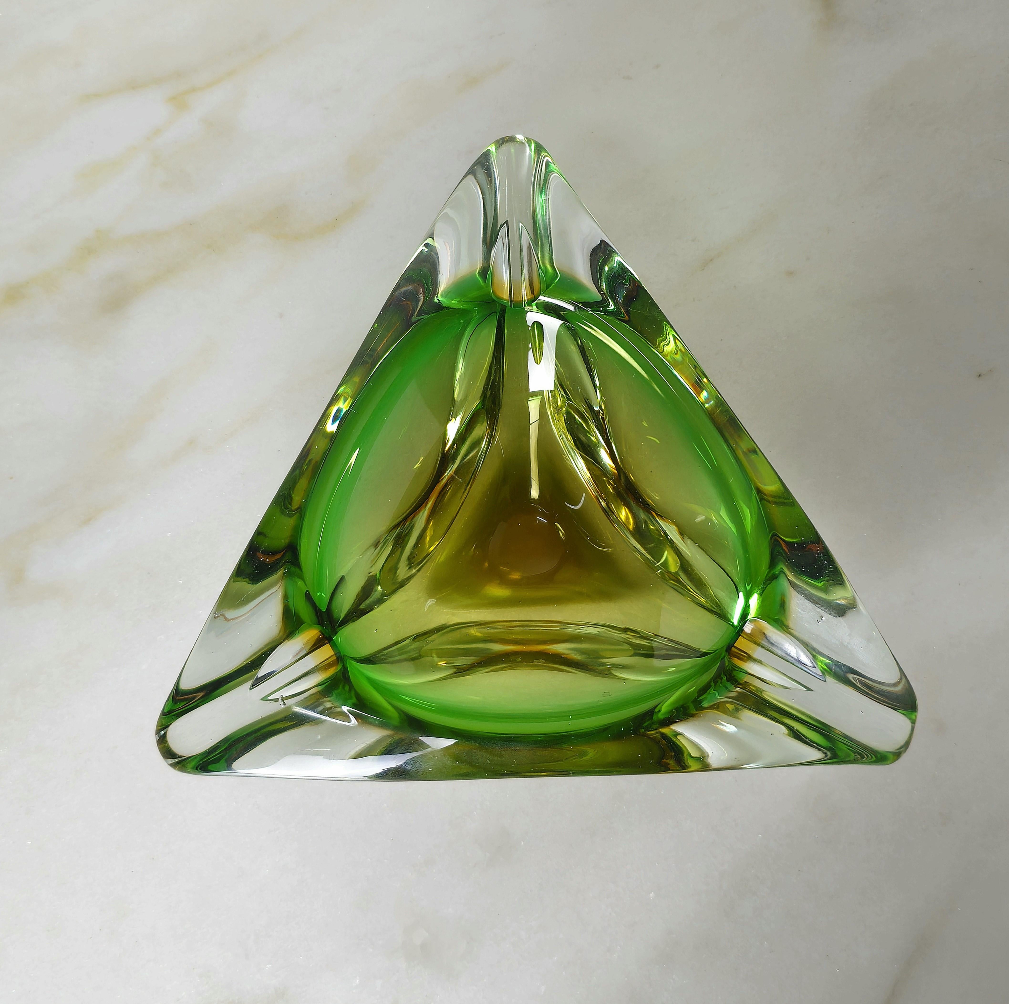 Verre de Murano Cendrier Murano Glass Sommerso Transparent Vert Midcentury Italian Design 1970s en vente