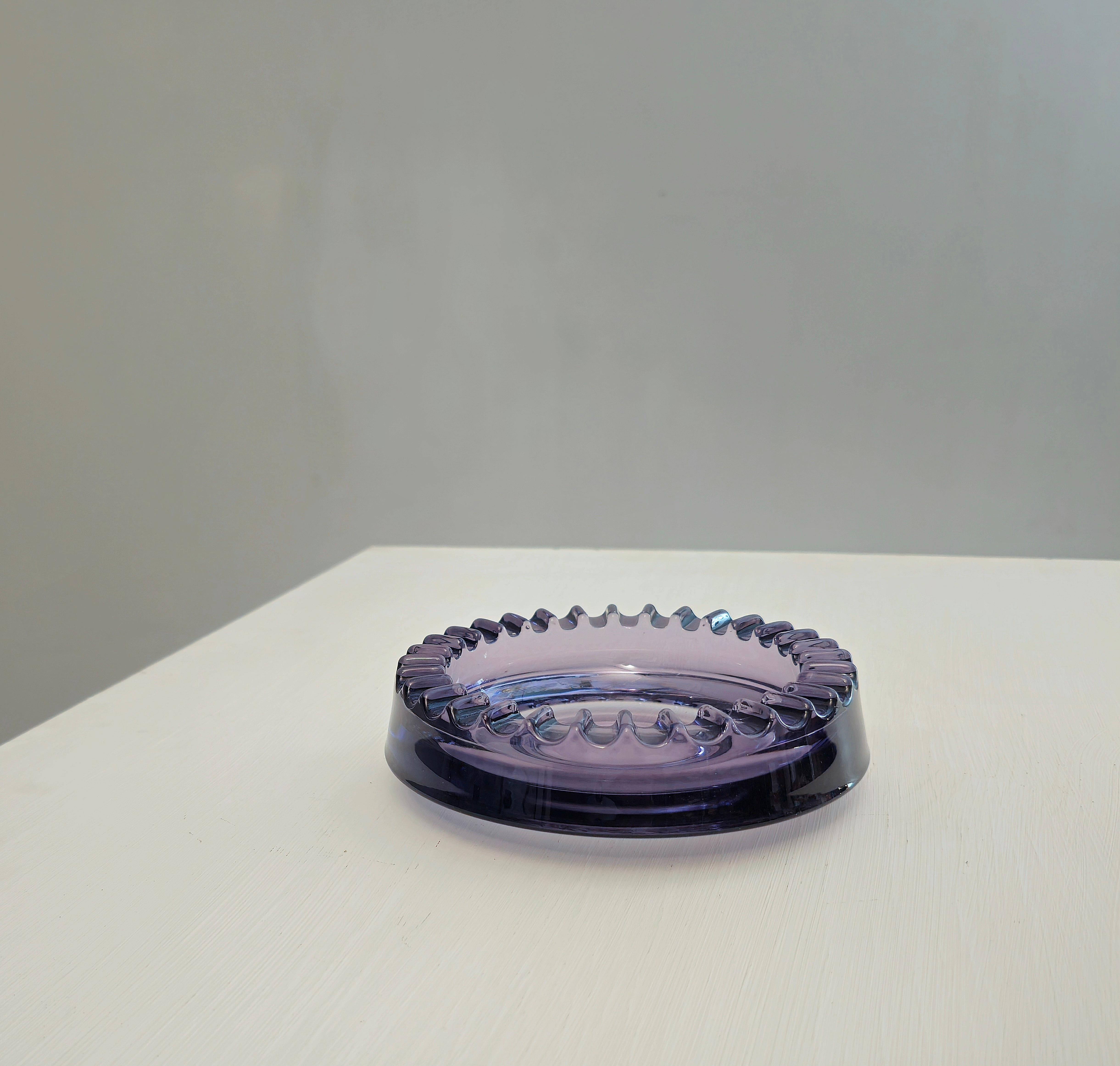 Cenicero de cristal de Murano Violeta Transparente Diseño italiano moderno de mediados de siglo de los años 70 en Bueno estado para la venta en Palermo, IT