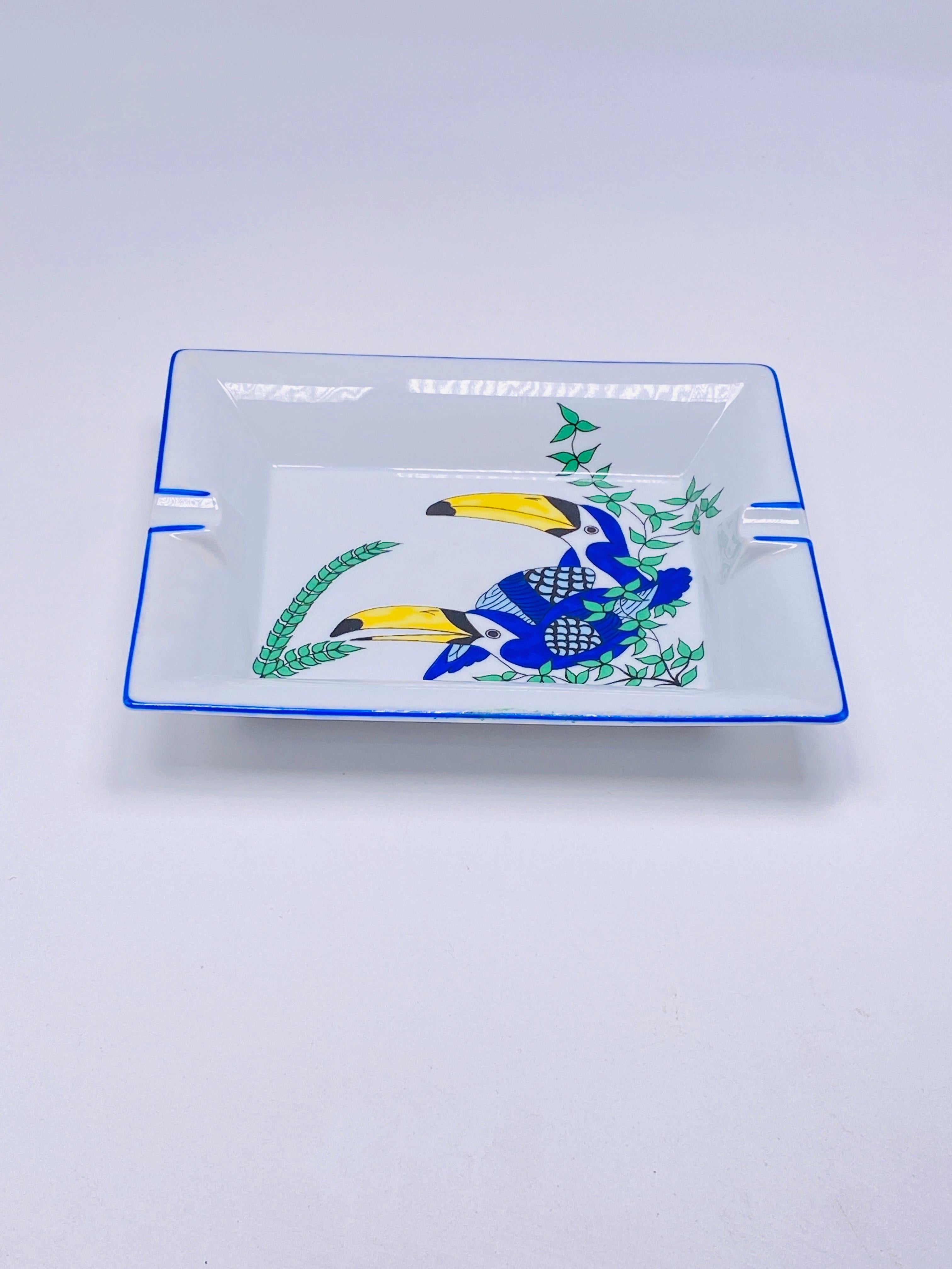Ashtray or Vide Poche by French Artist, in Porcelain, Signed, France circa 1980 For Sale 7