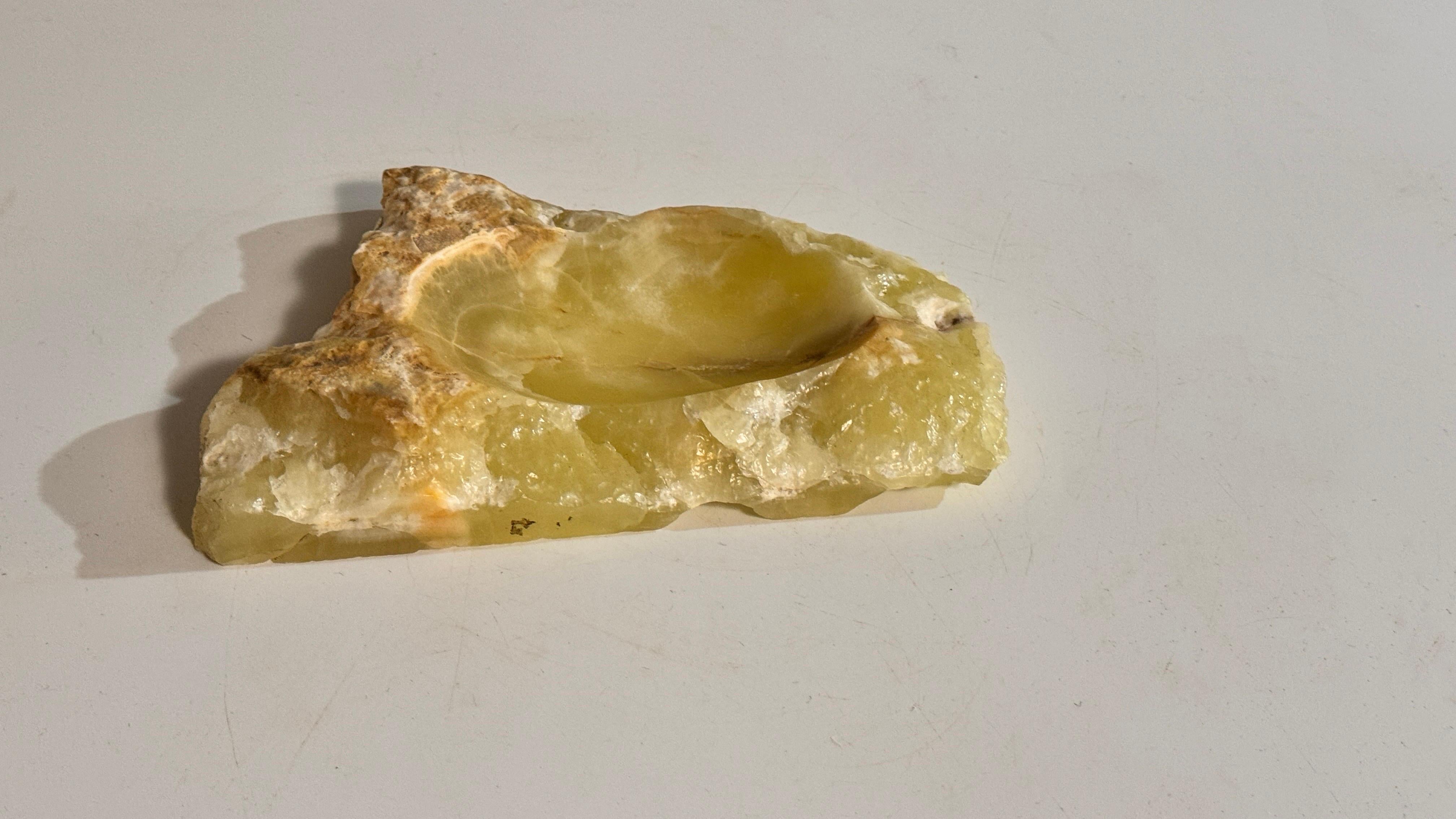 Aschenbecher oder Ablageschale aus Onyx, in Flash Green Color, Italien 1960 im Angebot 1