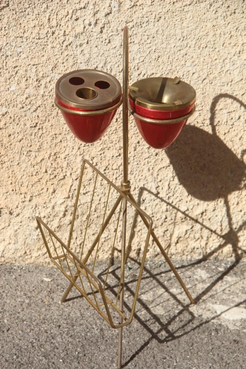 Aschenbecherständer Design Italienisch Geometrisches Messing emailliert Aluminium Rotgold Farbe im Zustand „Gut“ im Angebot in Palermo, Sicily
