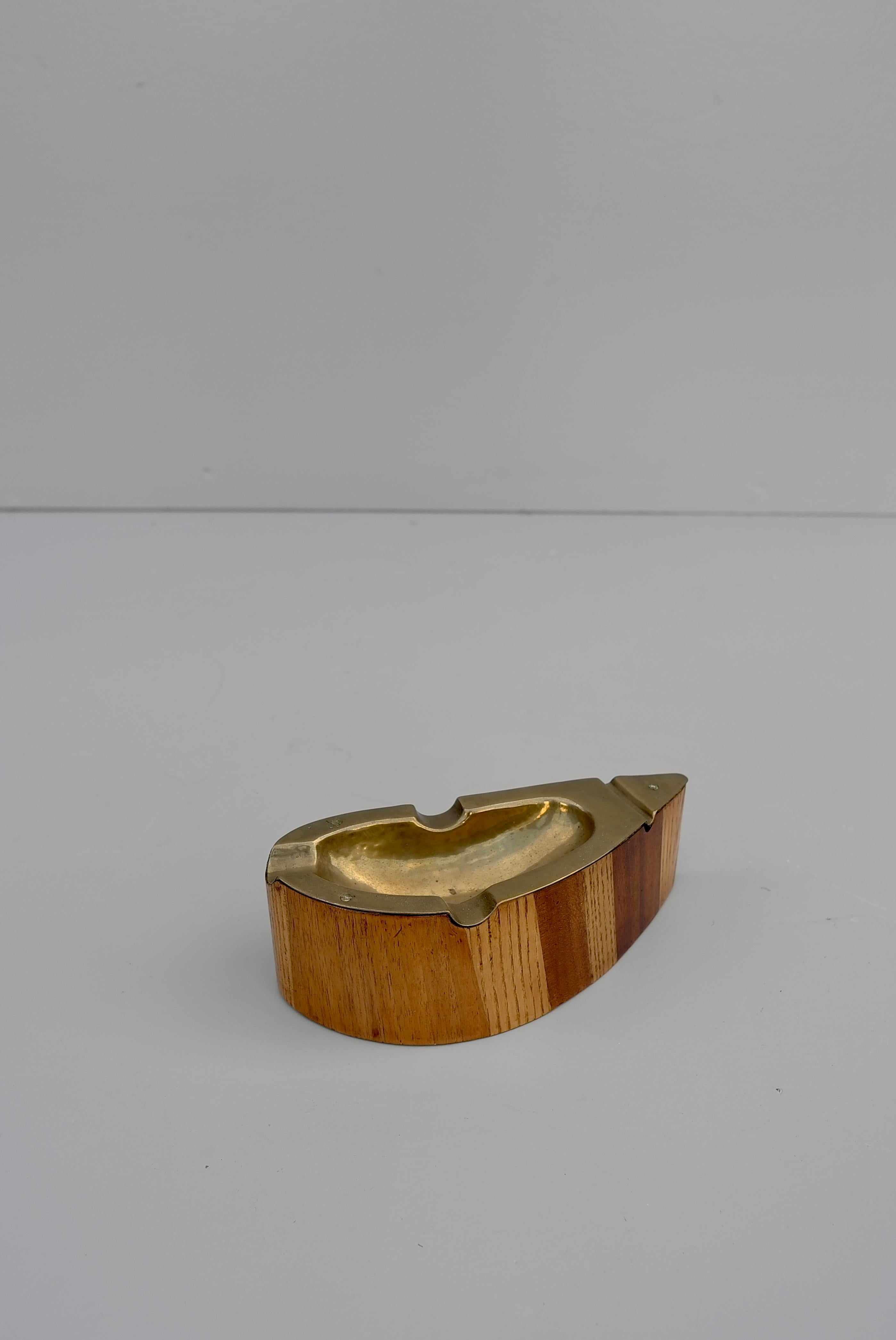 Mid-Century Modern Ashtray Teardrop model in Brass and Wood, Austria 1950's For Sale