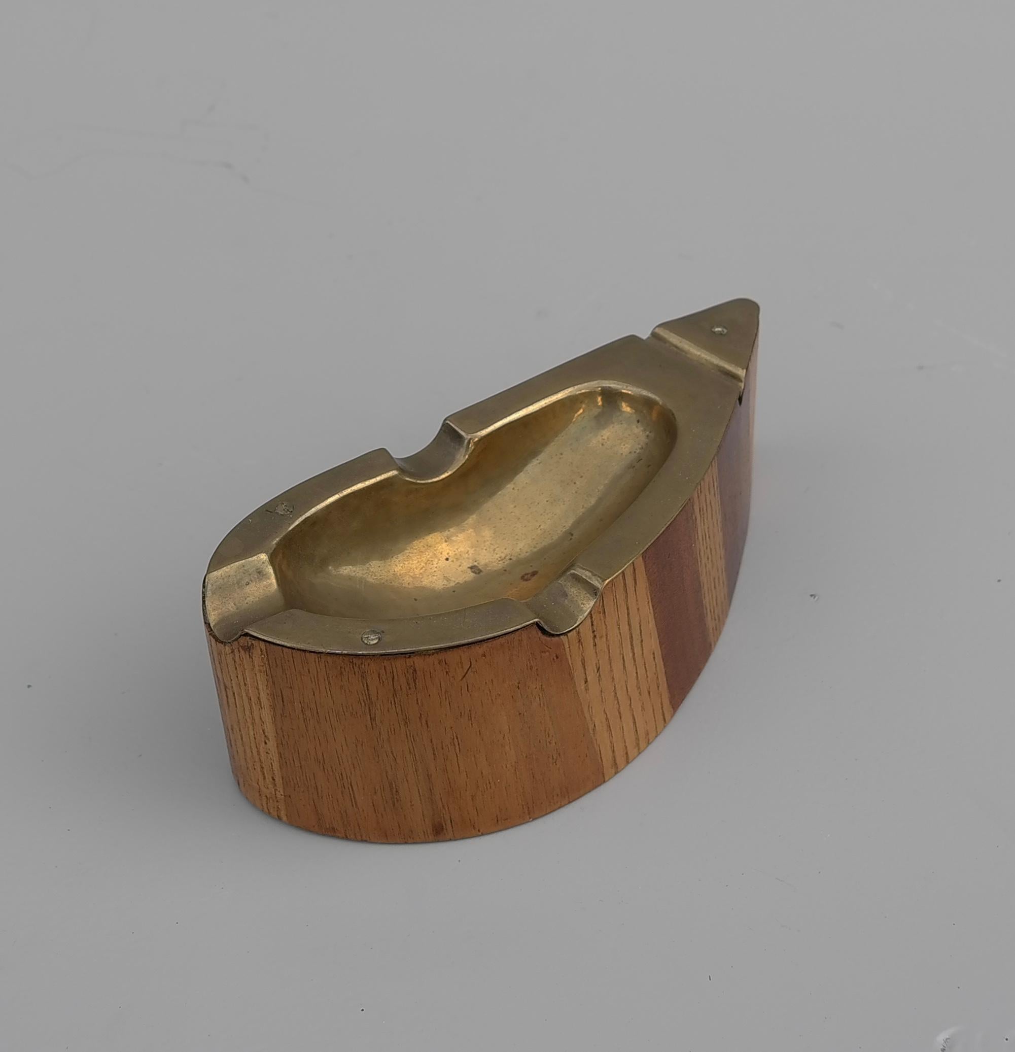 Ashtray Teardrop model in Brass and Wood, Austria 1950's For Sale 2