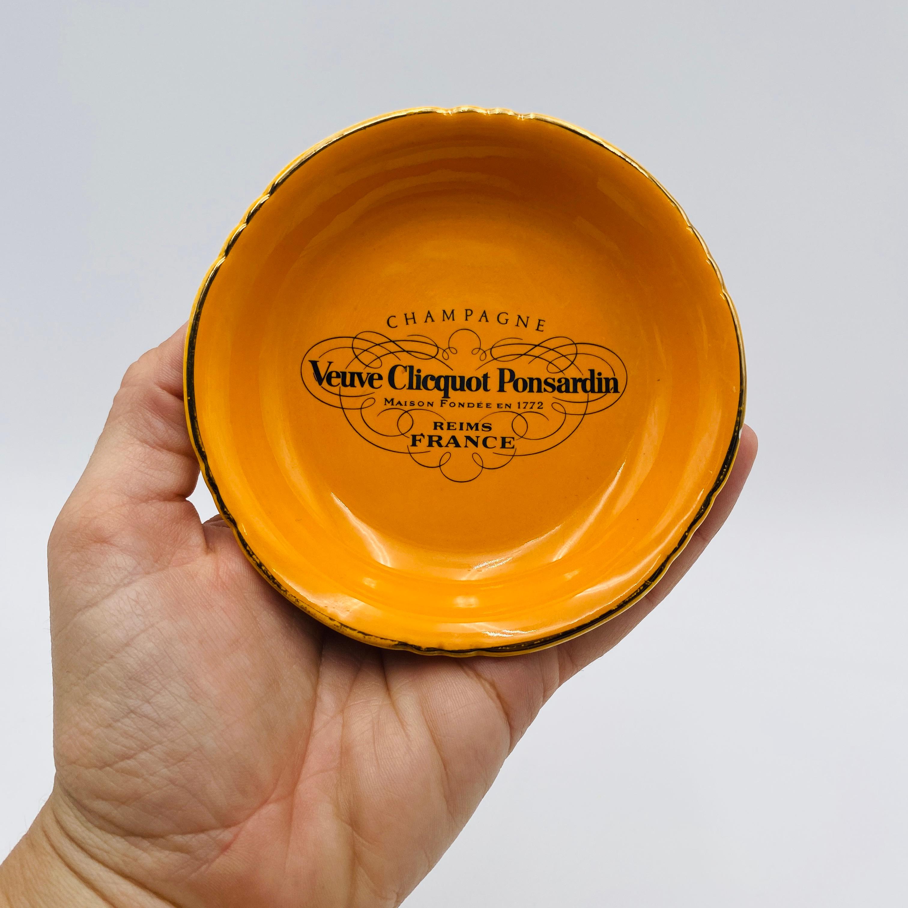 Mid-Century Modern Cendrier Veuve Cliquot Ponsardin Moulin des Loups Champagne Reims France en vente
