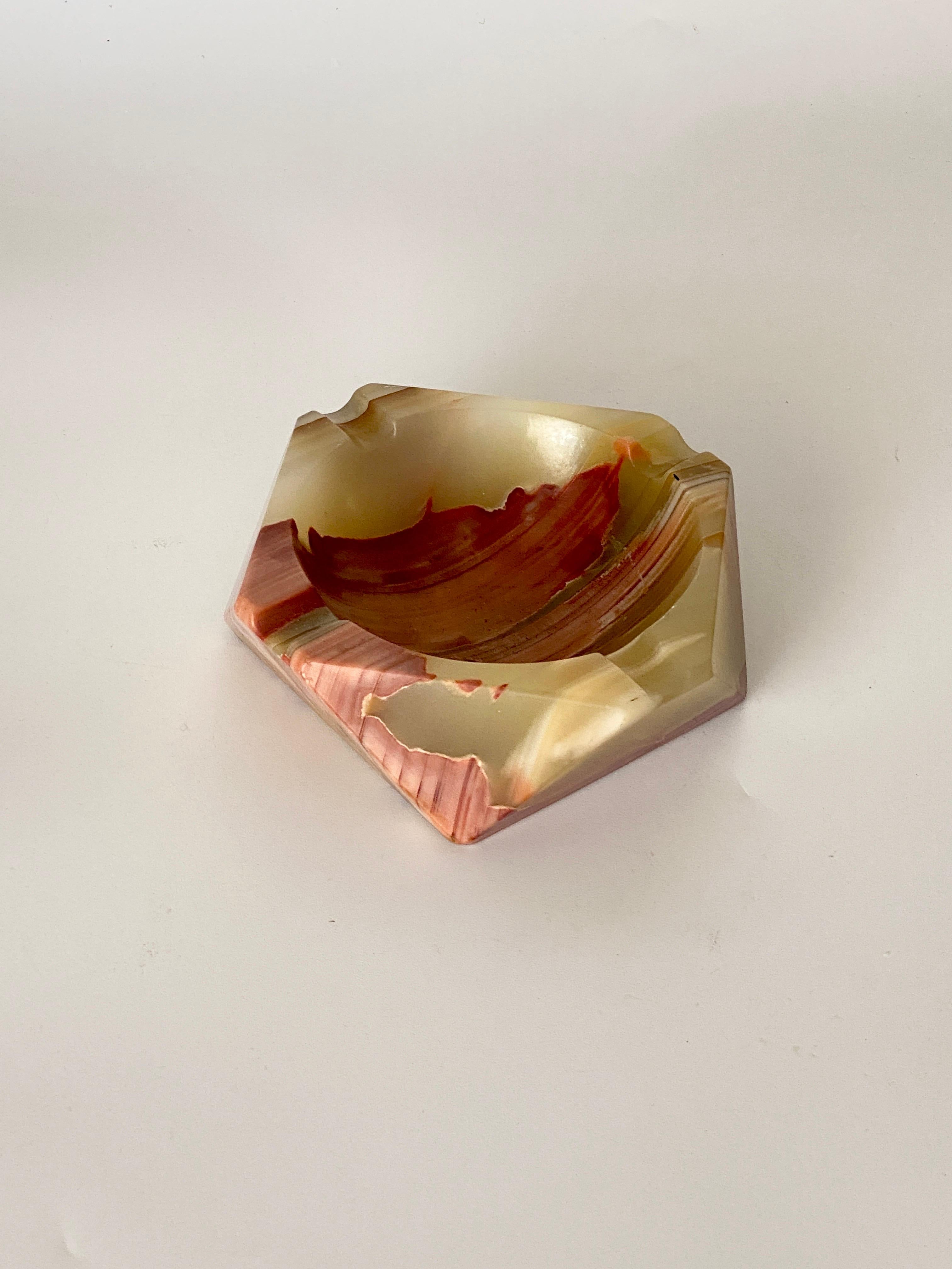 Ashtray, Vide Poche, in Onyx, Octogonal Shape, Polished, Italy 1960 For Sale 2