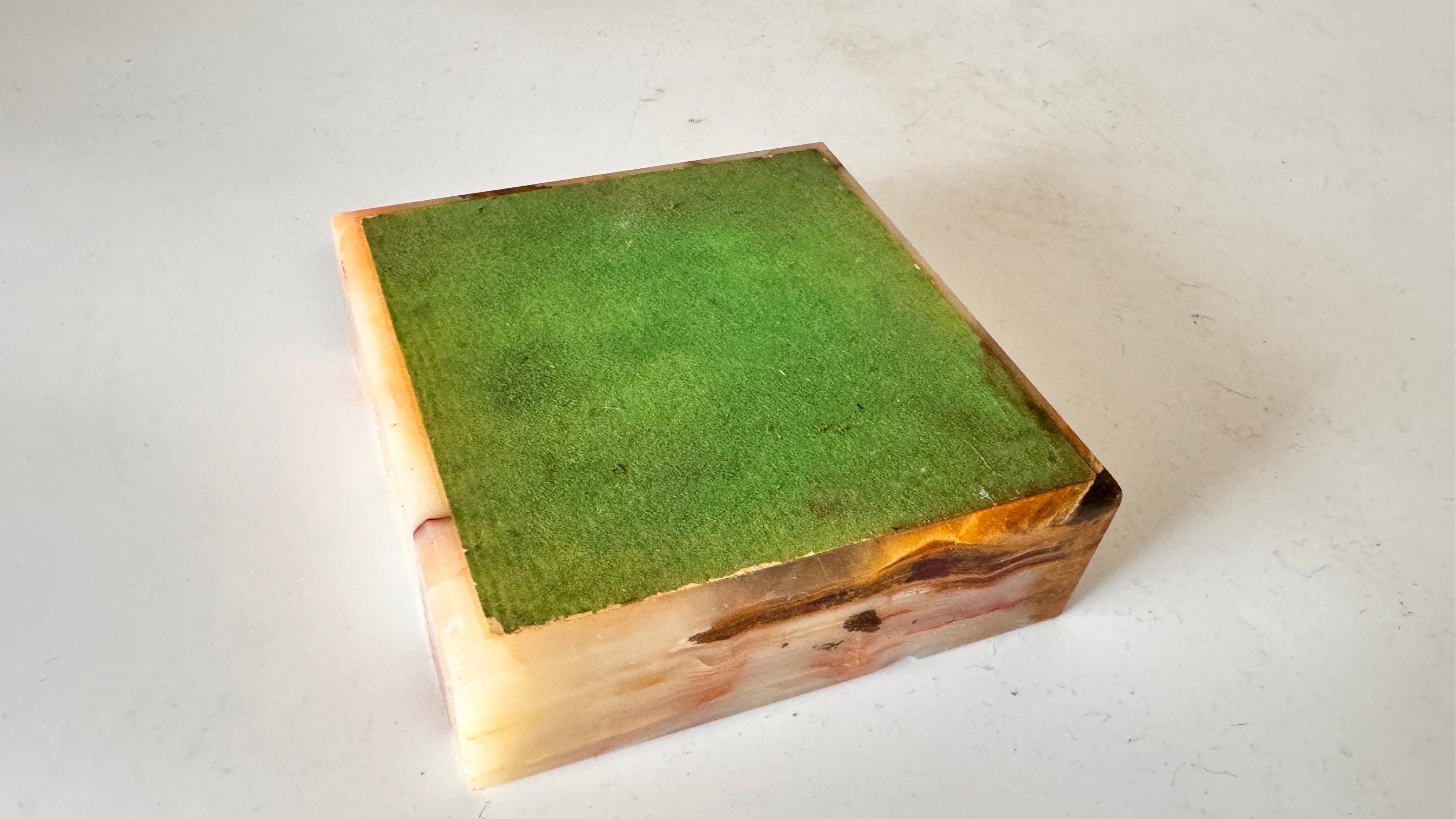 Mid-20th Century Ashtray Vide Poche in Onyx Square shape Beige color Polished, Italy 1960 For Sale