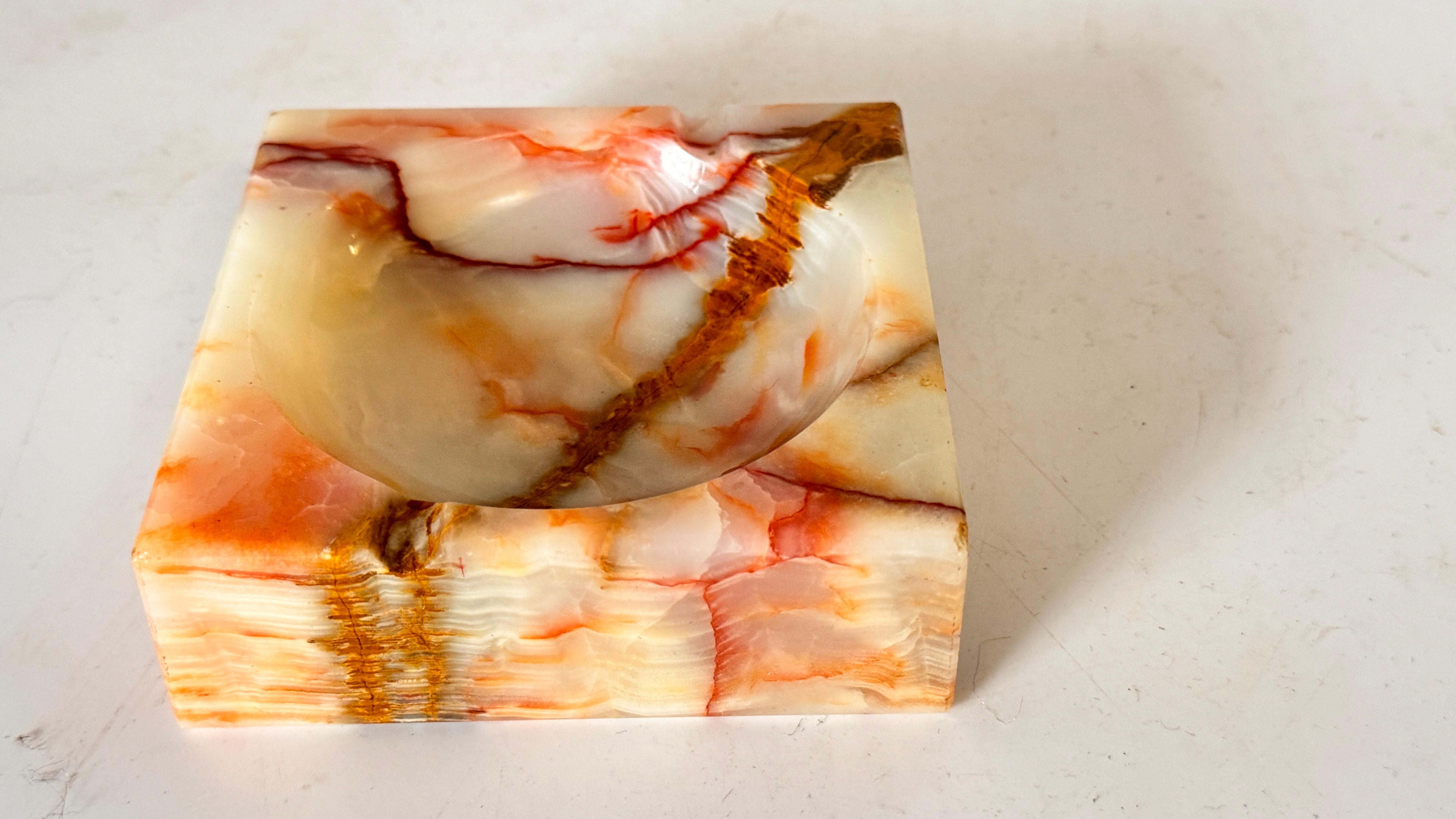 Ashtray Vide Poche in Onyx Square shape Beige color Polished, Italy 1960 For Sale 2