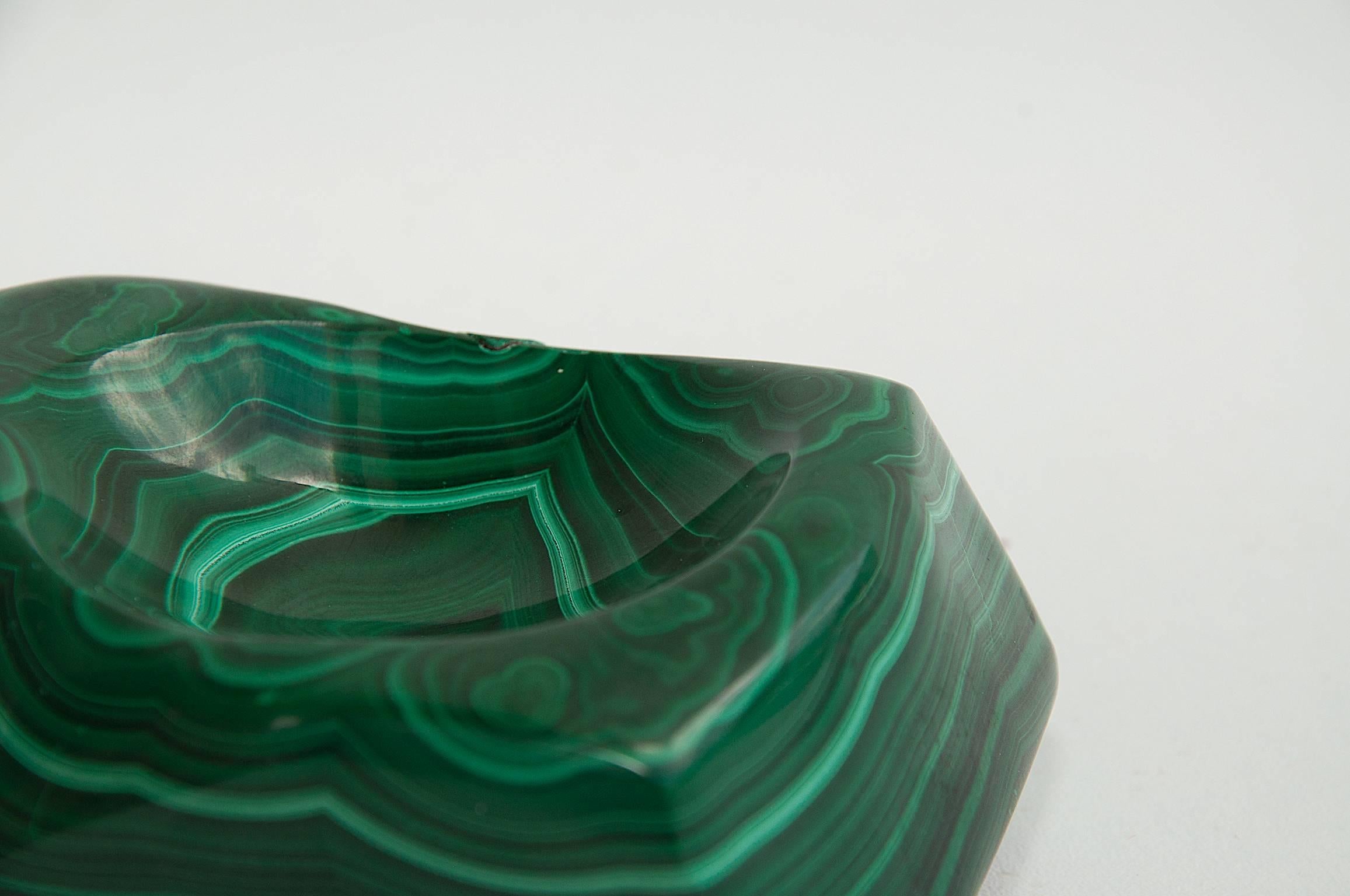 Ashtray with an Egg in Malachite 3
