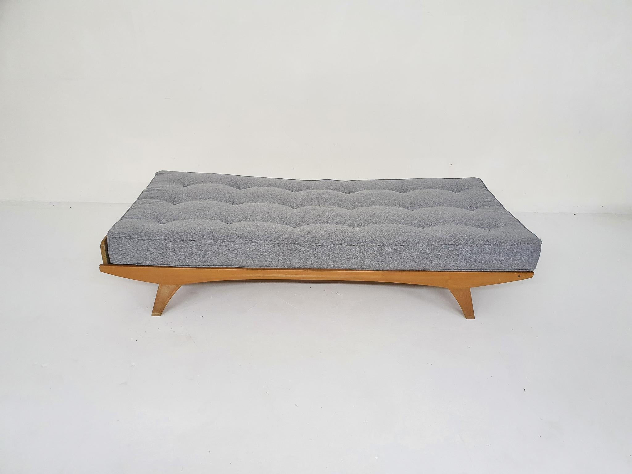 Swiss Ashwood Daybed by Holma, Switzerland, 1950's