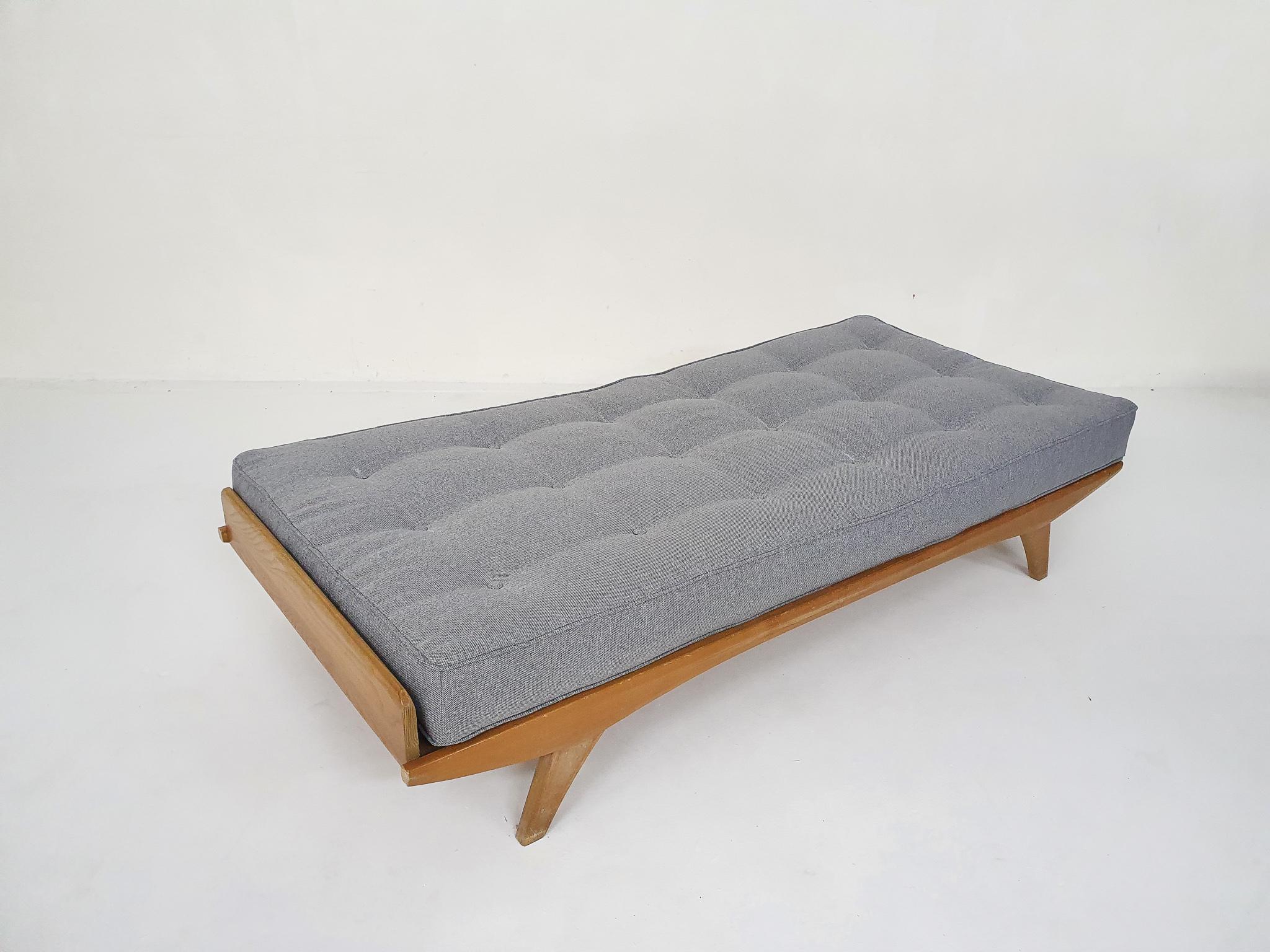 Mid-20th Century Ashwood Daybed by Holma, Switzerland, 1950's