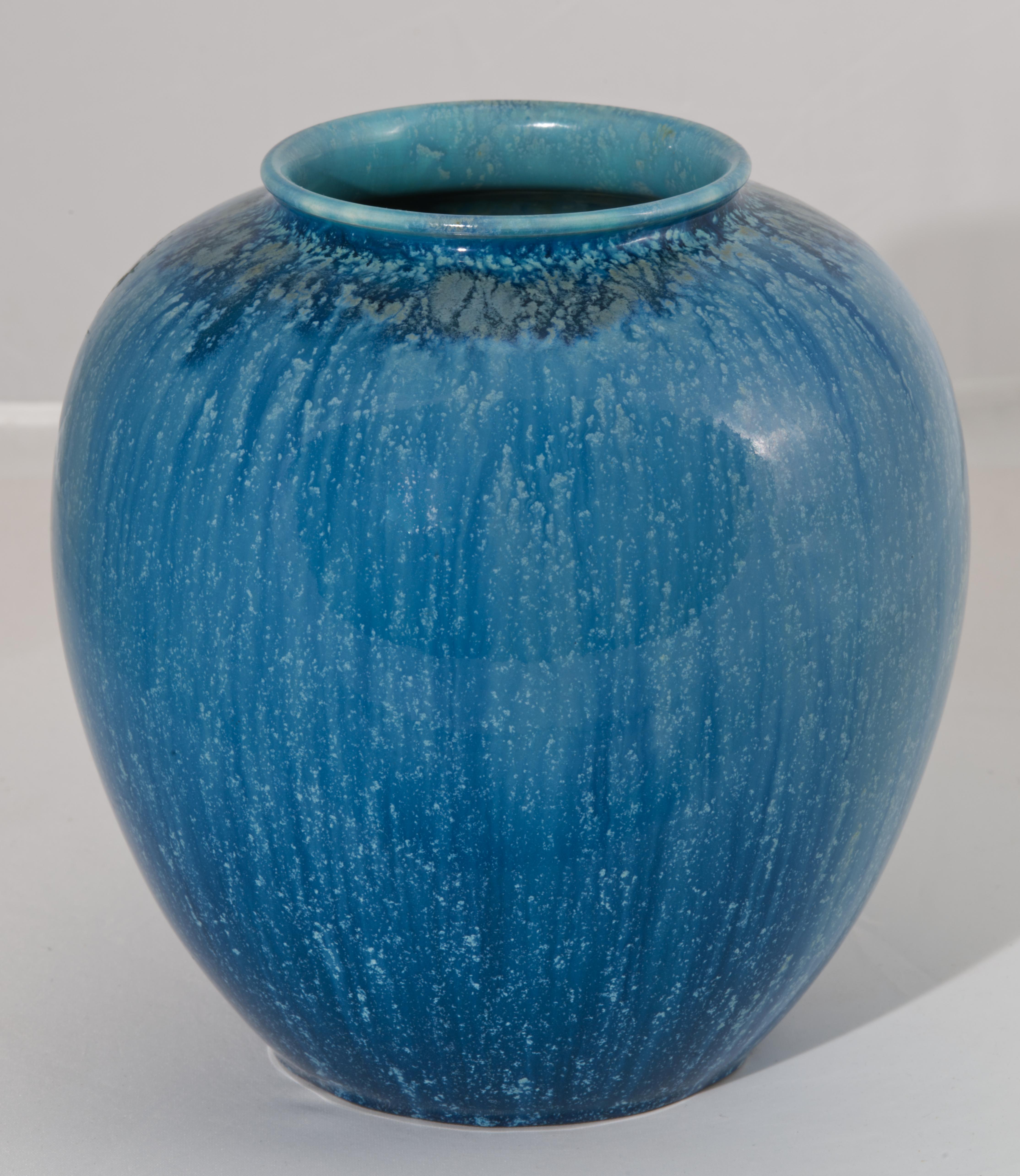 Ashworth Blaue flambierte Vase, Englische Kunstkeramik 1909-1914 (Arts and Crafts) im Angebot