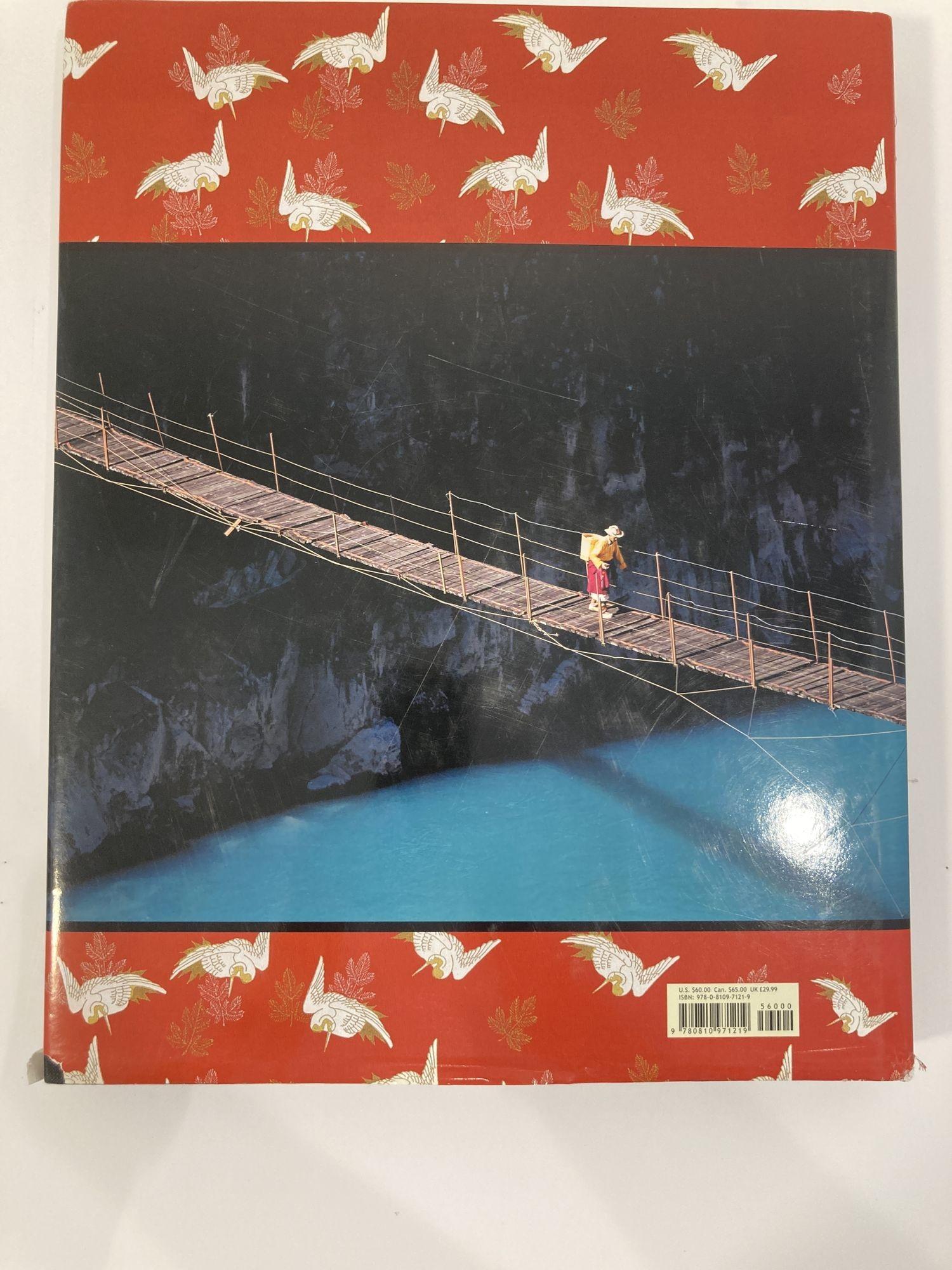 Asiatique Grand livre à couverture rigide Asie d'Olivier Follmi 2008 en vente