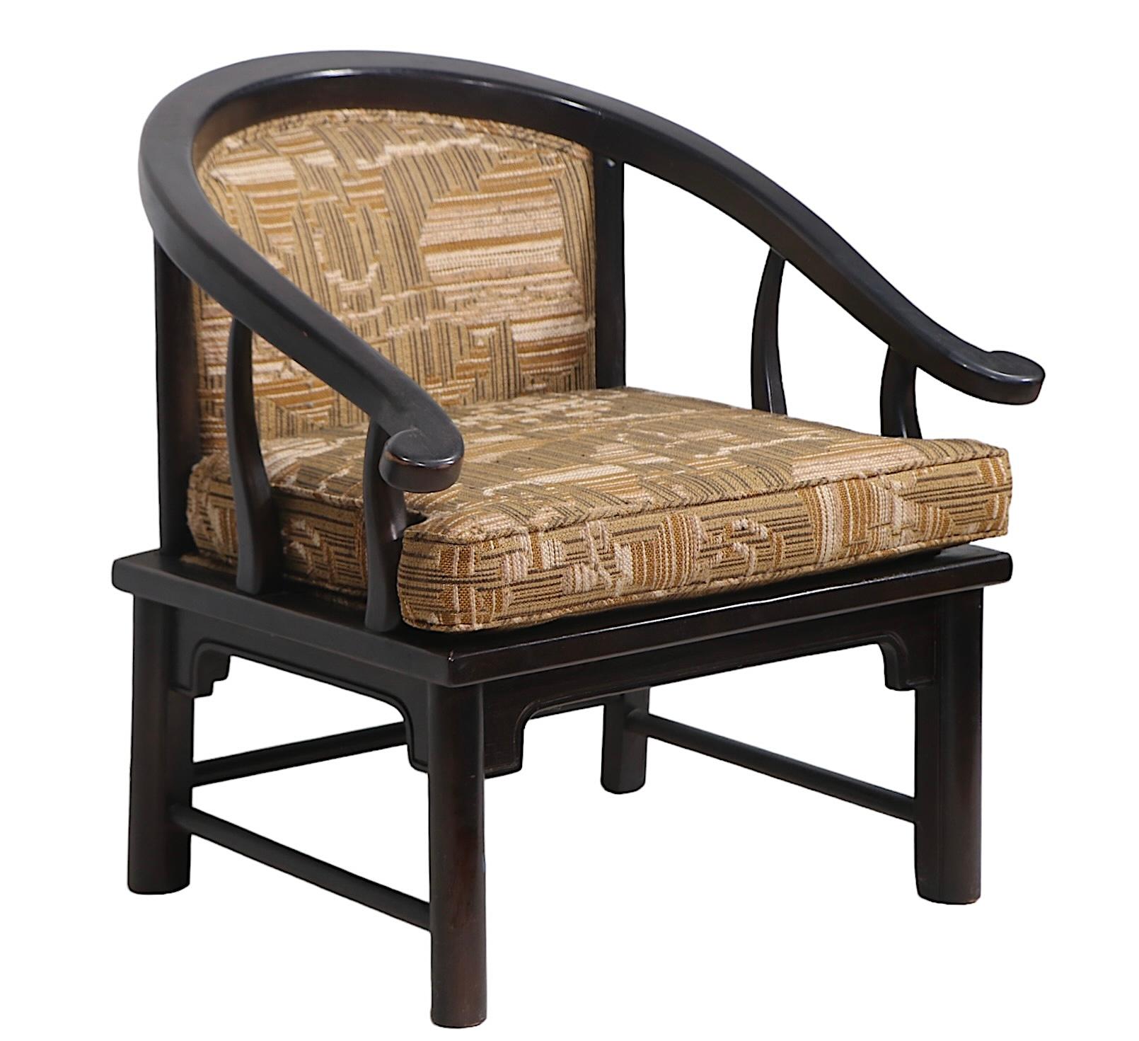 Hollywood Regency Chaise longue chinoise moderne en fer à cheval par Century Furniture après Mont en vente