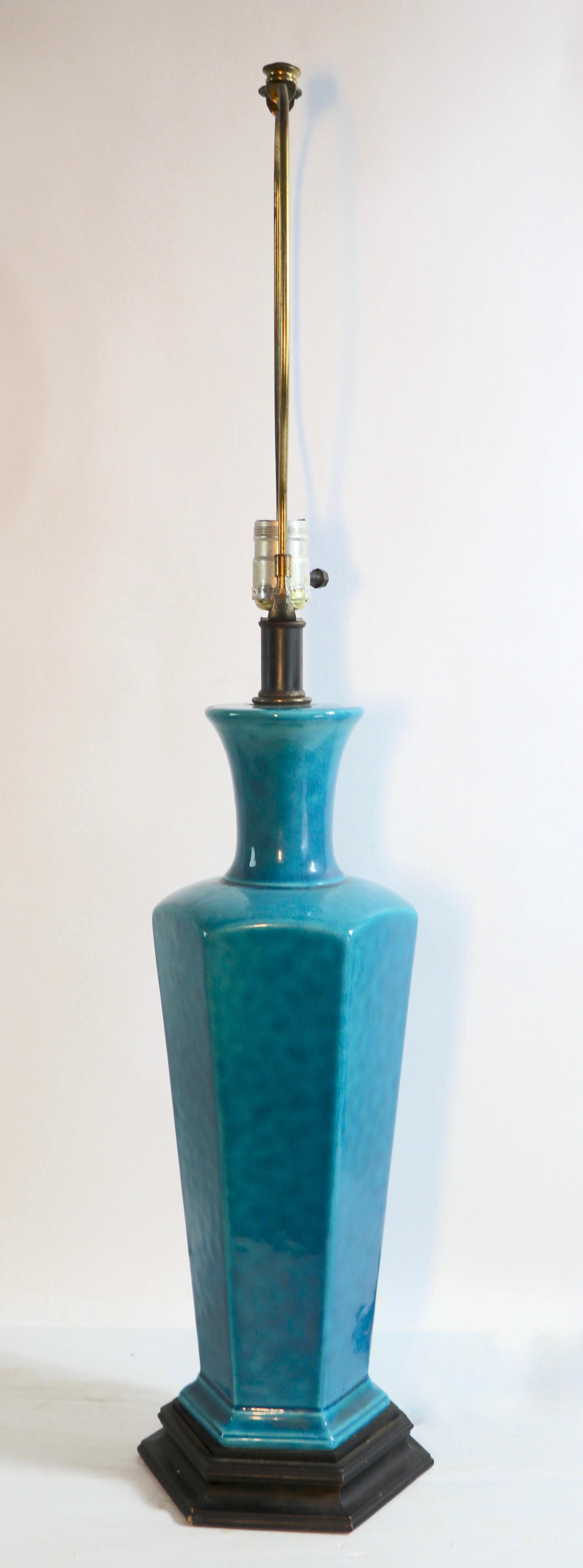 Mid-Century Modern Asia Modern Chinese Style Table Lamp in Blue Craquelure Glaze Finish