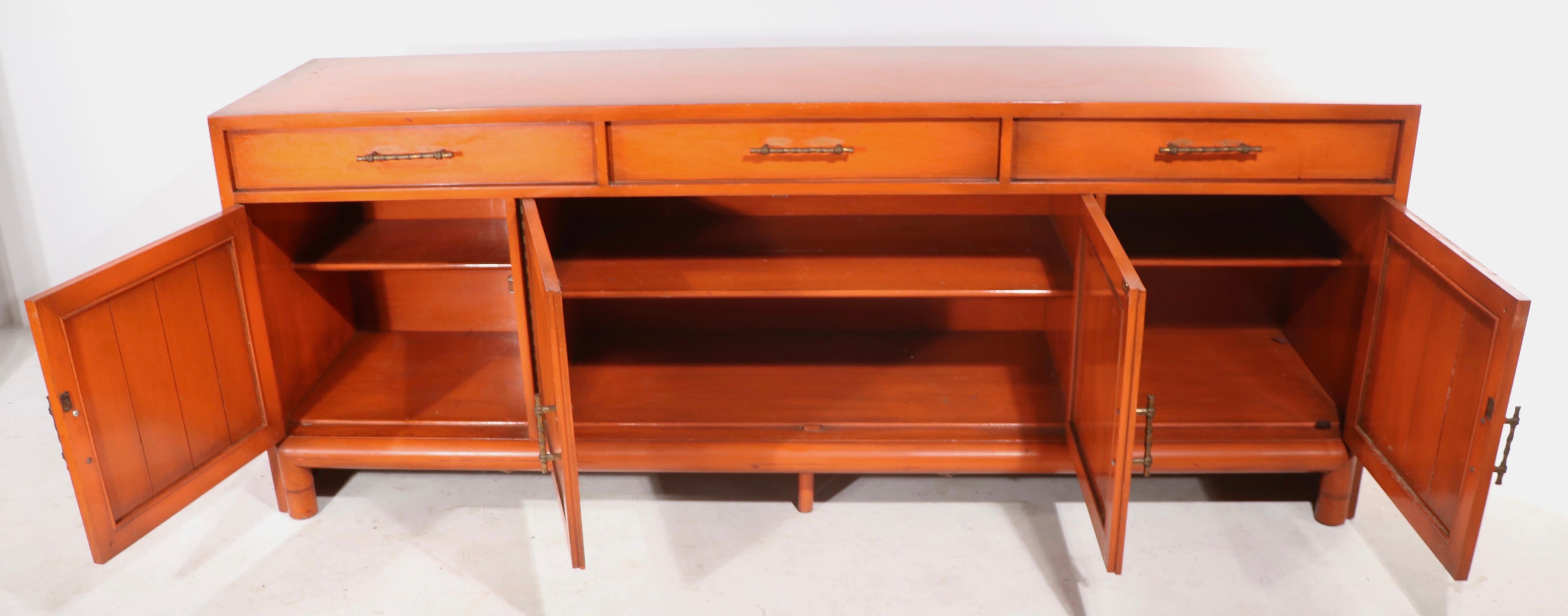 Asiatisch-modernes Sideboard aus Mandarin-Lack im chinesischen Stil von Willett (20. Jahrhundert) im Angebot