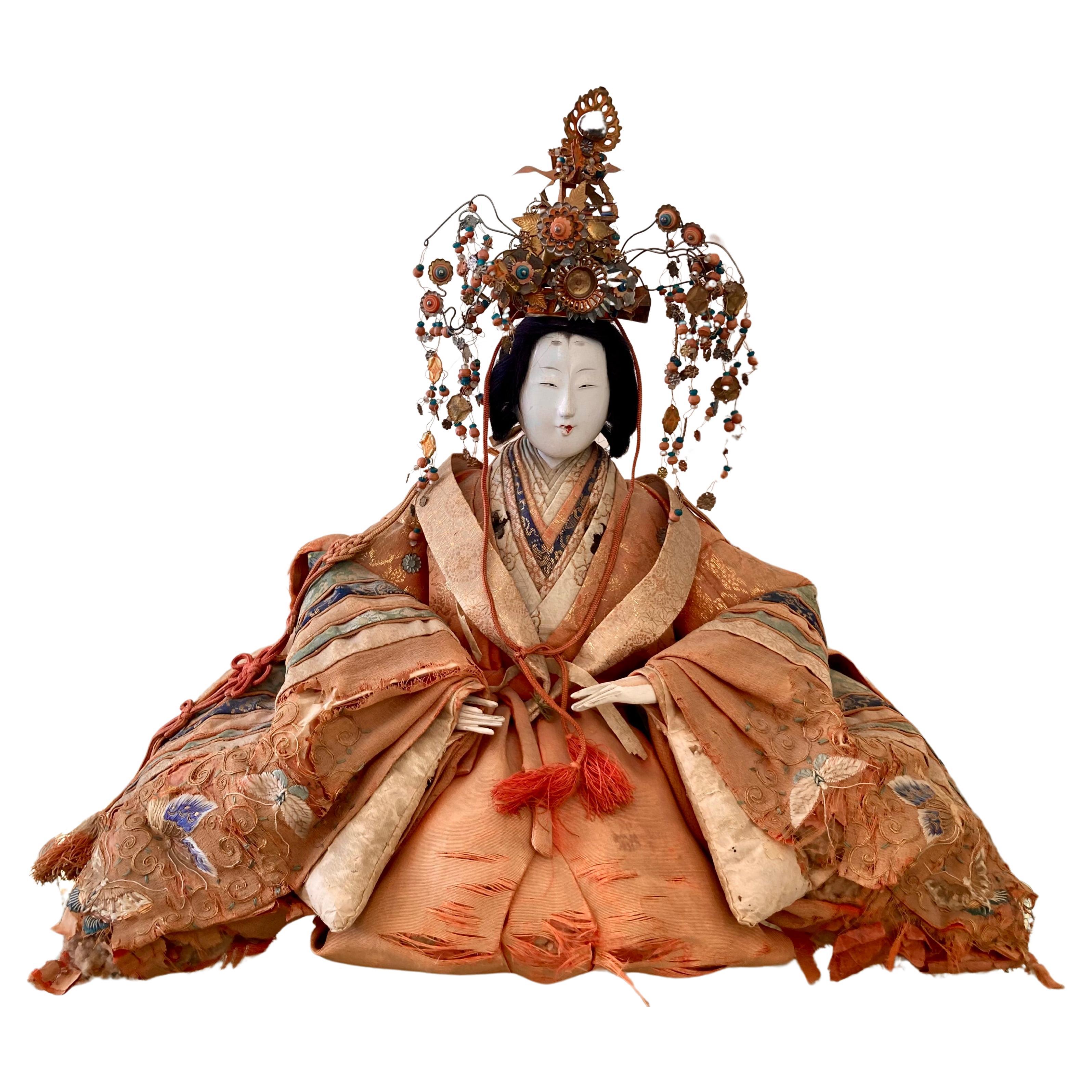 Asiatische Ningyo-Puppe mit Kopfkleid aus dem 19.