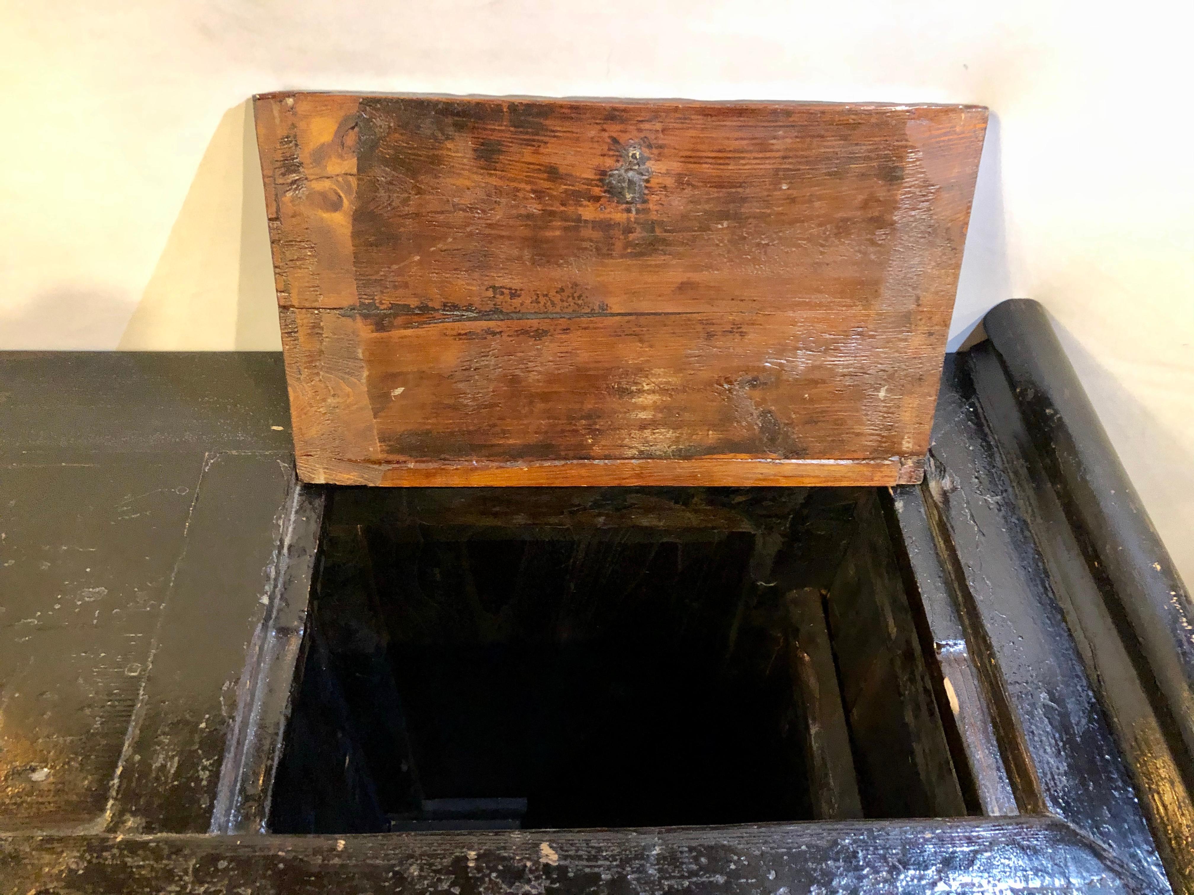 Asian Chinese Alter Table, Coffer, Sideboard / Console Carved Wood, Early 20th Century