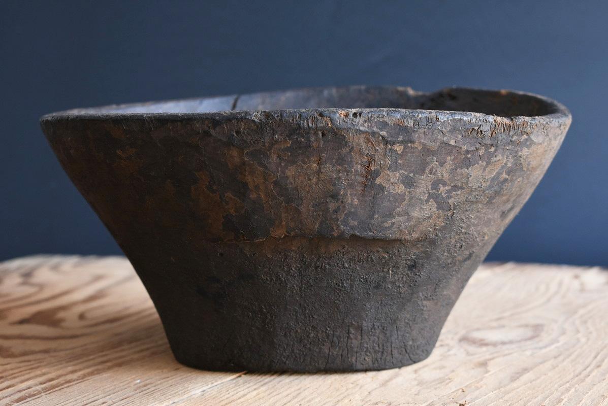 Asian Antique Wooden Bowl / 19th-20th Century / Wabi-Sabi Folk Art In Good Condition In Sammu-shi, Chiba