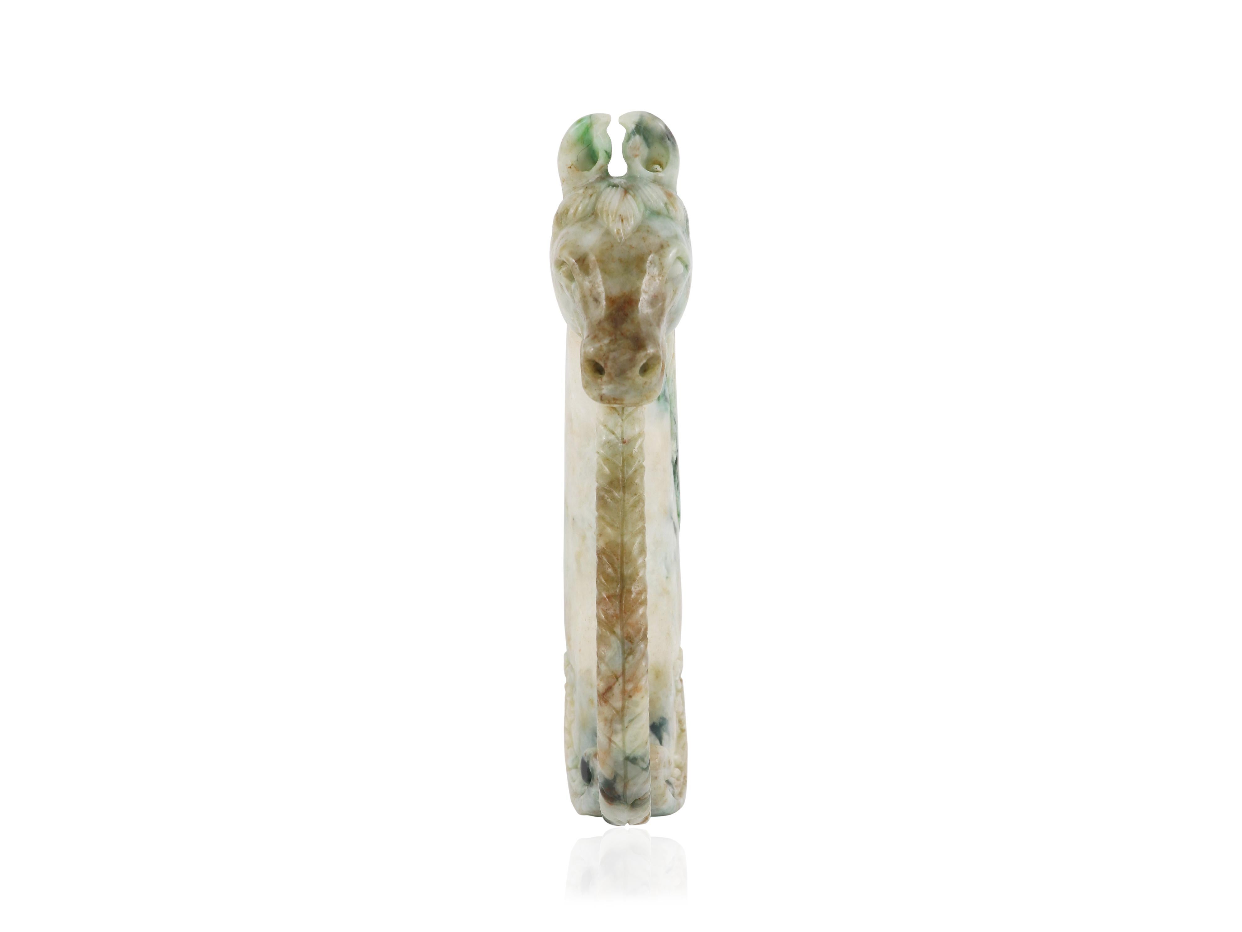 Arte asiático y antiguo indio Mughal Empuñadura de daga de jade en forma de cabeza de caballo en venta 1