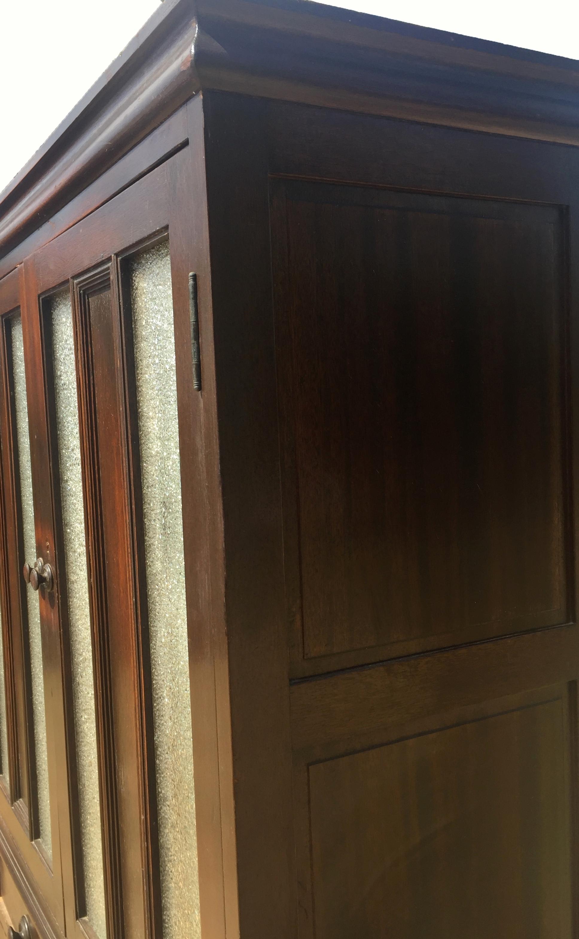 Asian Art Deco Cabinet with Diamond Glass  In Good Condition For Sale In Somis, CA