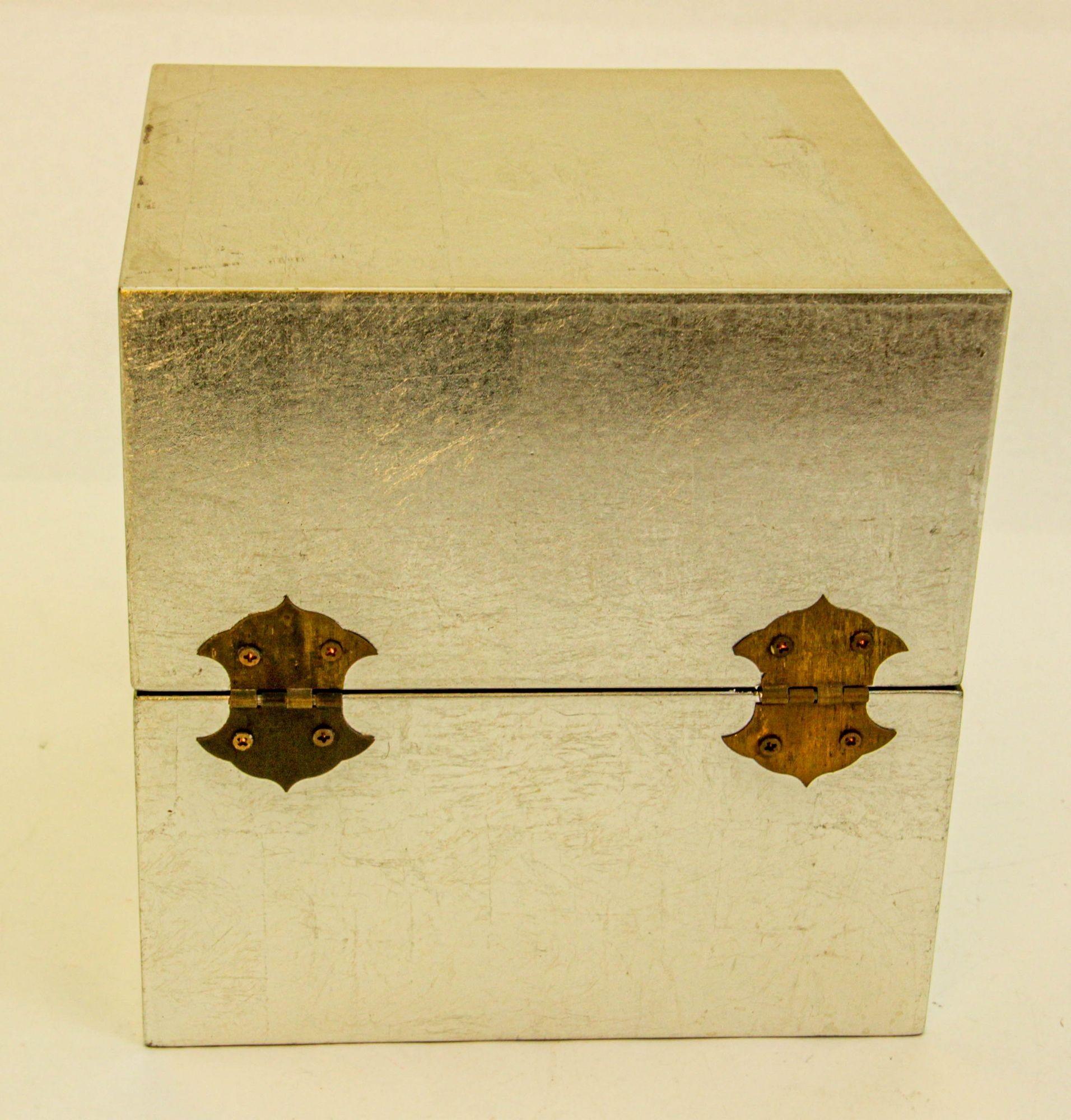 Asian Art Deco Style Silver and Black Lacquered Jewelry Box 1980s 5