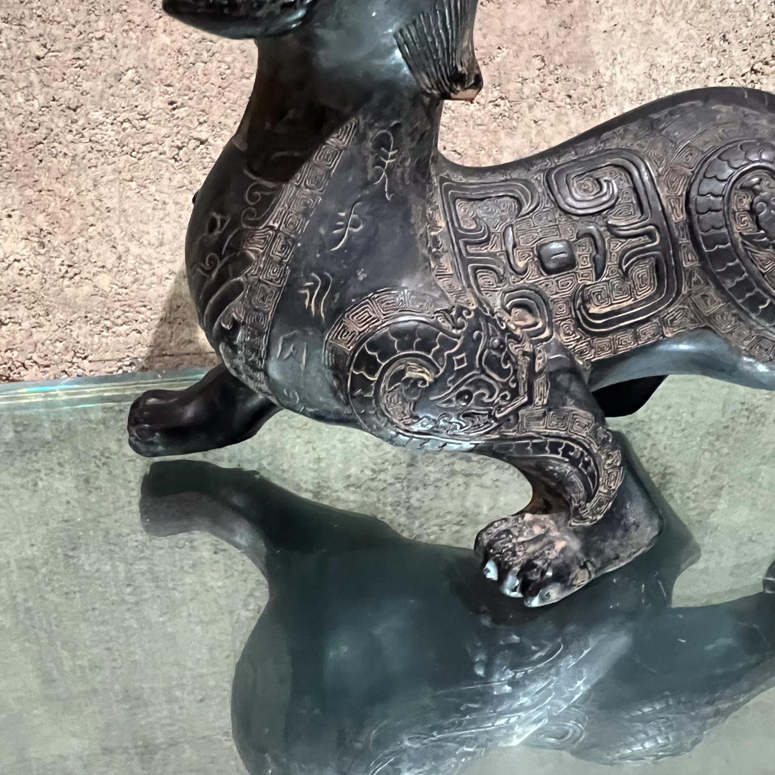 Art asiatique Pixiu sculpture de table avec dragon chinois Bon état - En vente à Chula Vista, CA
