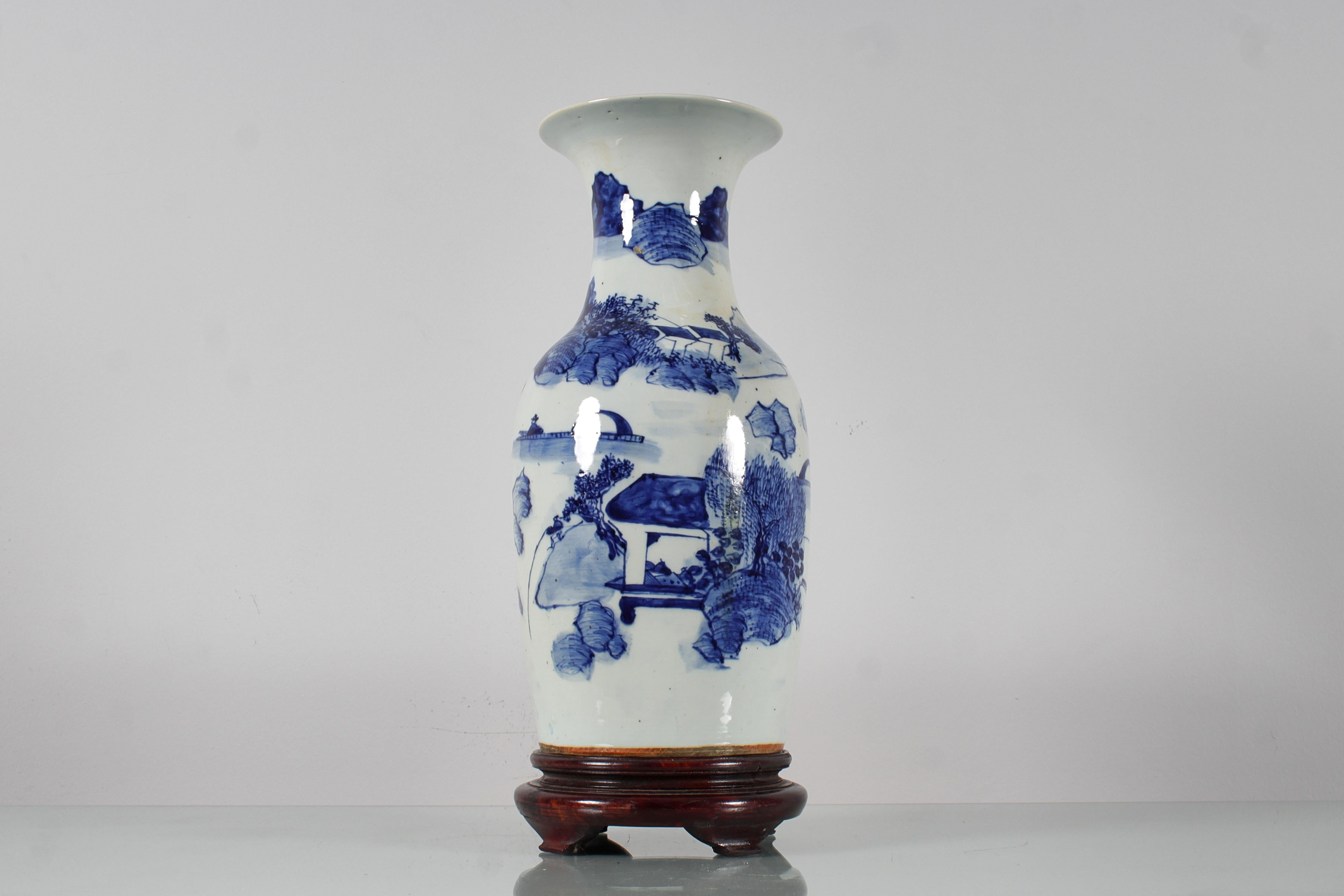 Italian Asian Art Qing Dynasty (presum.) Blue and White Porcelain Vase XIX° sec. China For Sale