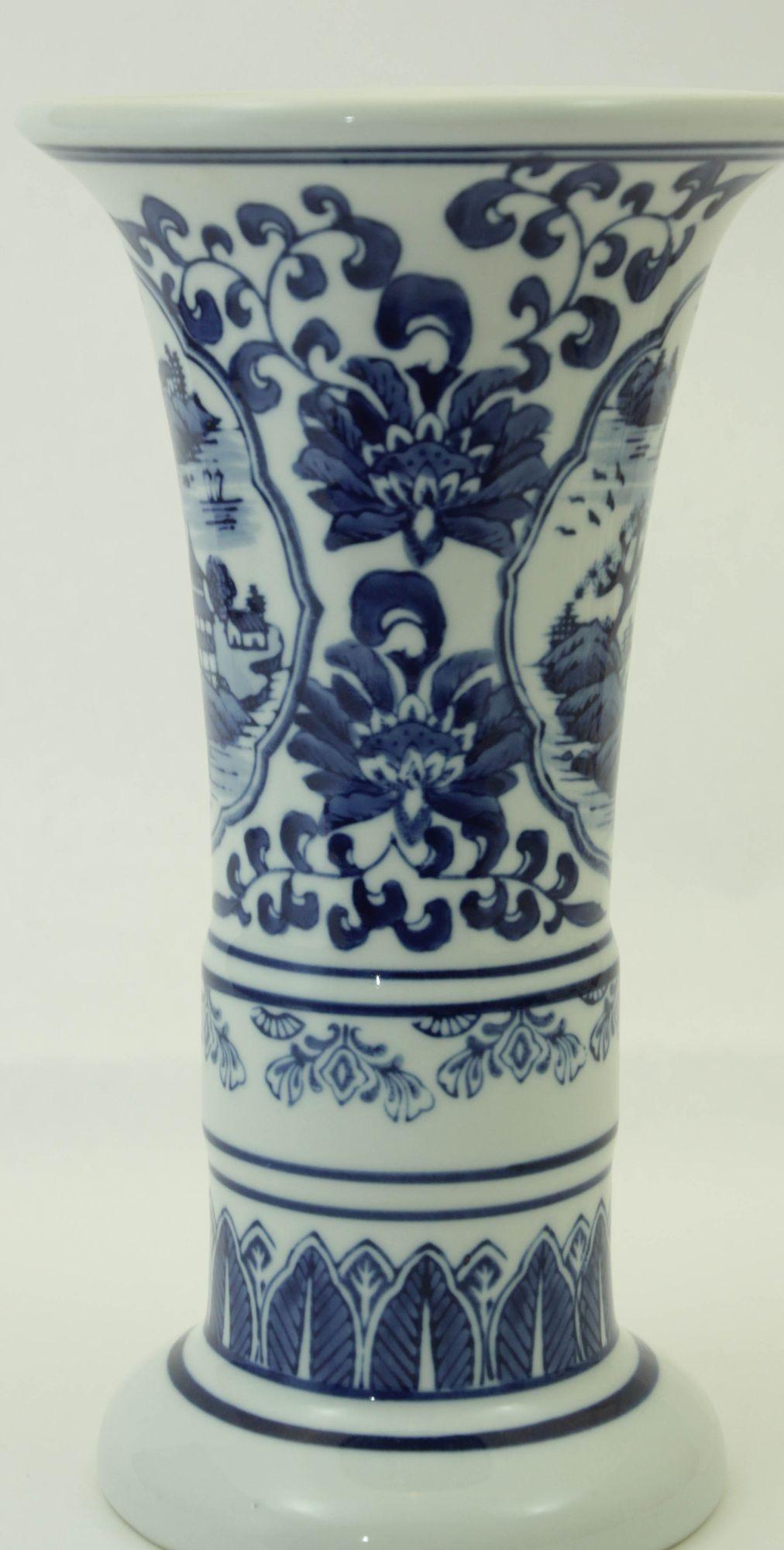 20th Century Asian Blue and White Porcelain Flower Drum Vase For Sale