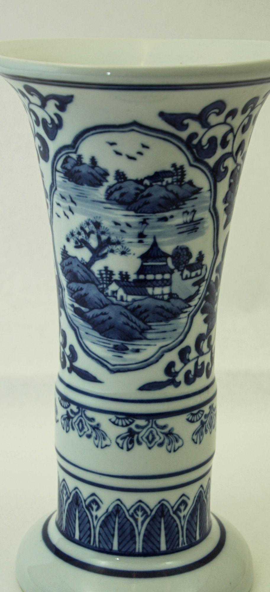 Ceramic Asian Blue and White Porcelain Flower Drum Vase For Sale