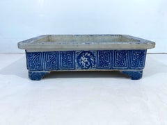 Asiatischer blau-weißer Übertopf