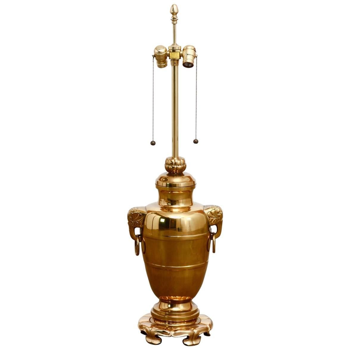Lampe de bureau asiatique en laiton à tête d'éléphant en forme d'urne par Marbro