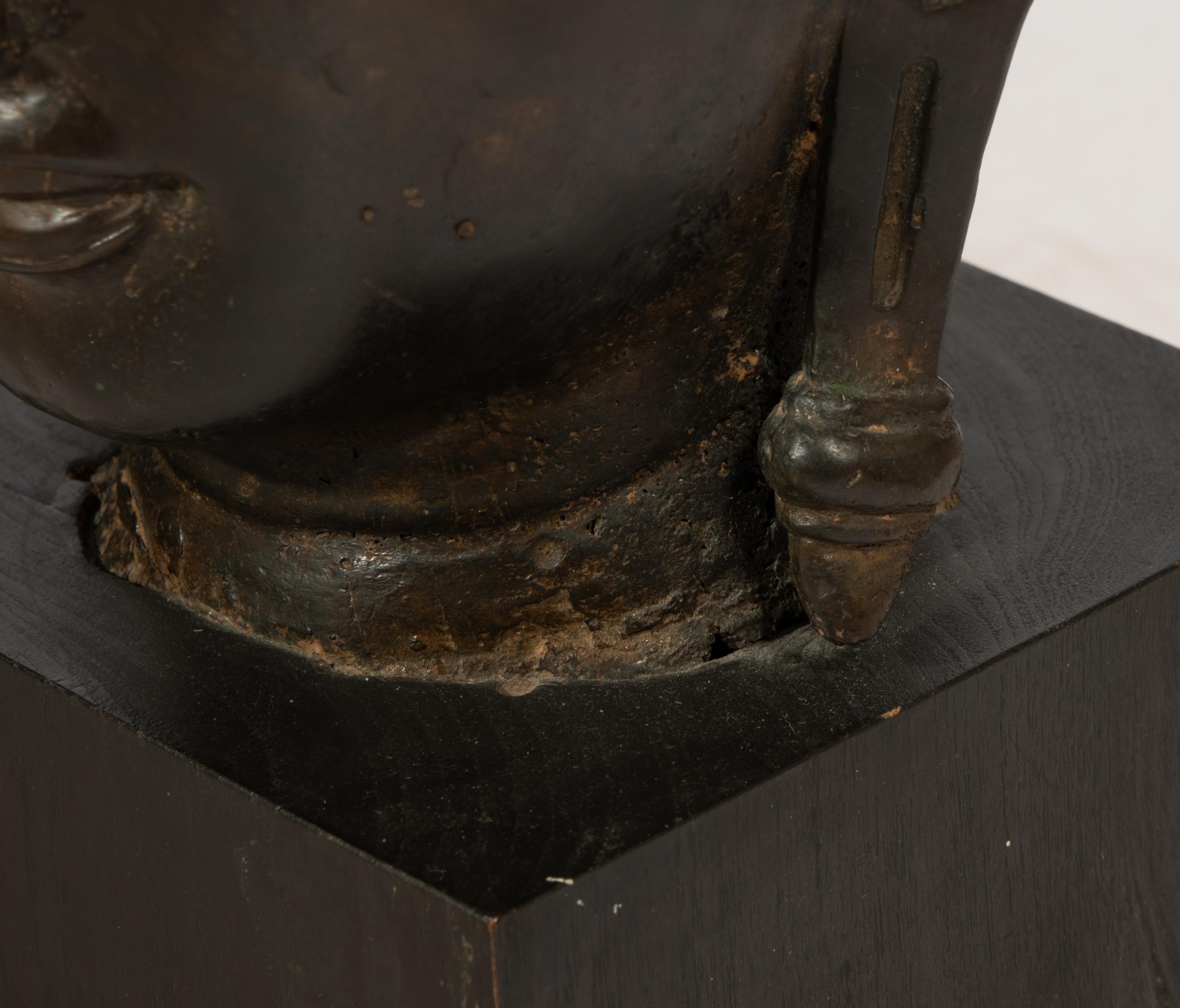 Asian Bronze Buddha Head For Sale 6