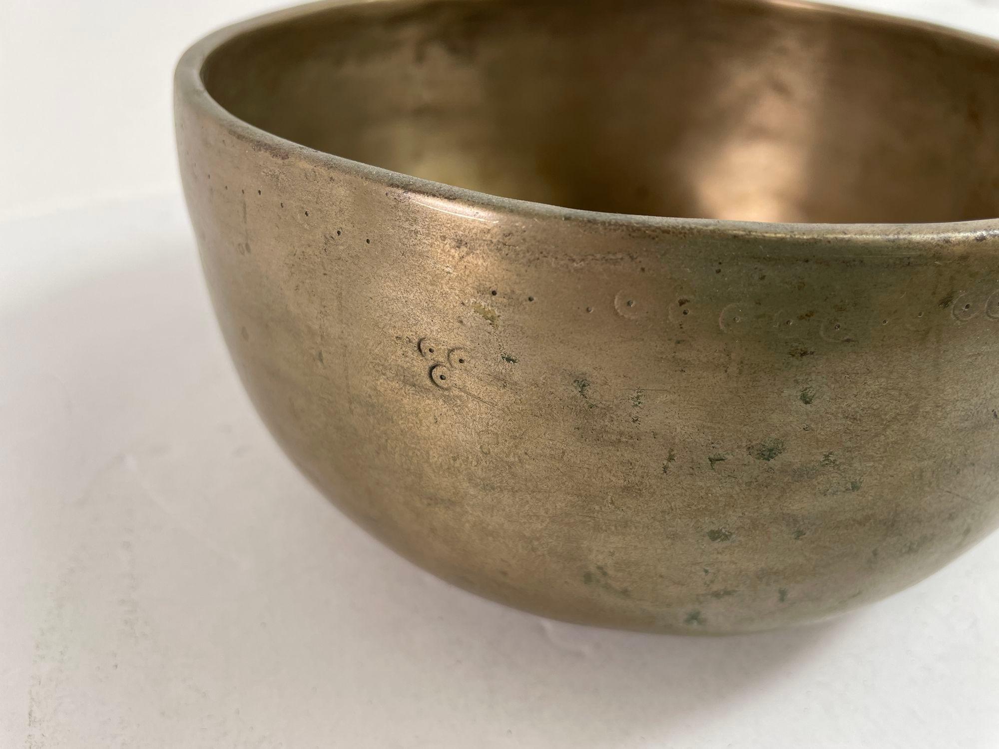 Asian Bronze Hammered Singing Bowl Nepal 1950s For Sale 8
